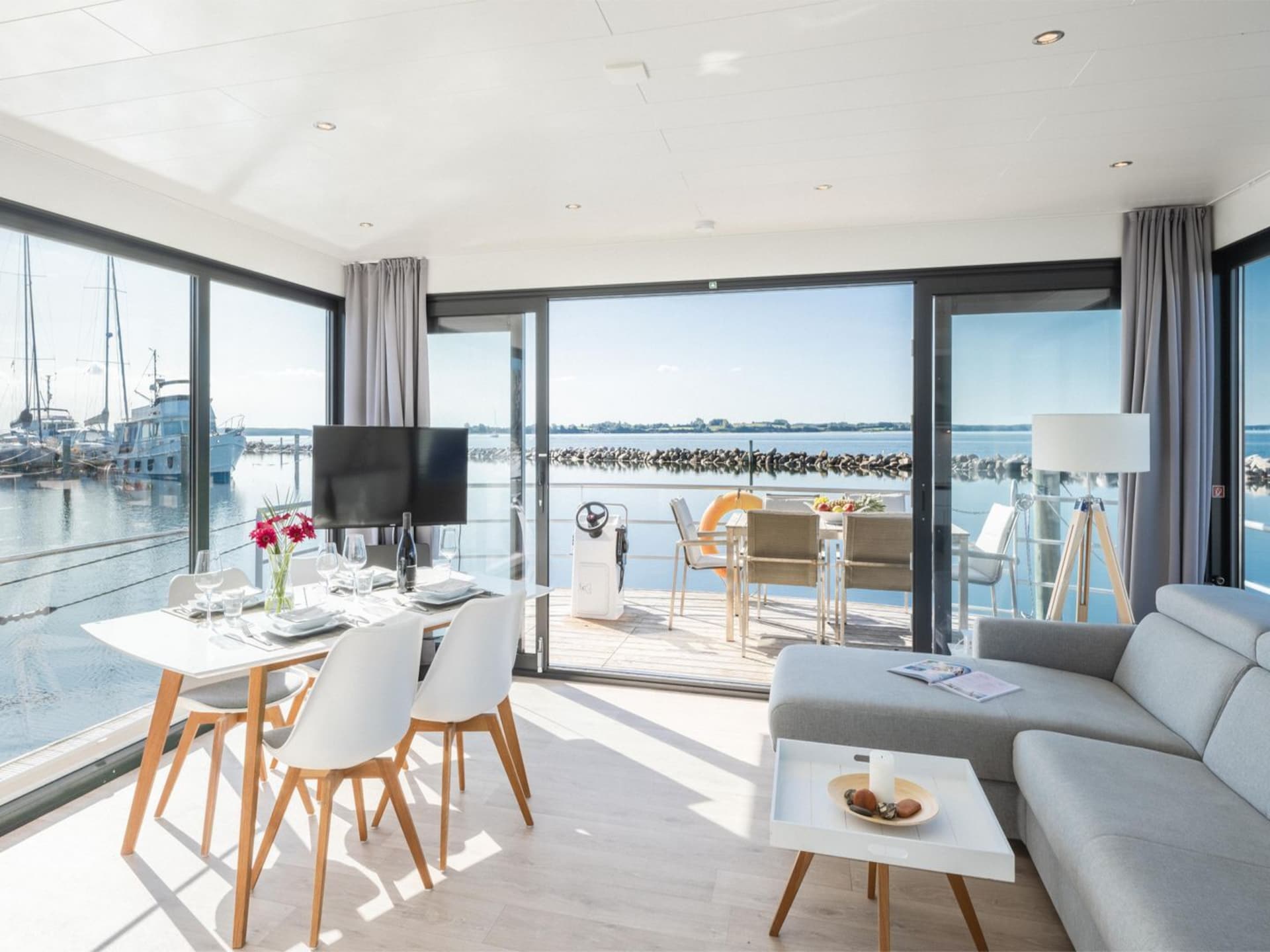 Op 500 m van zee: Unieke woonboot voor 6 personen in centrum Barth · 44 m² - foto 2