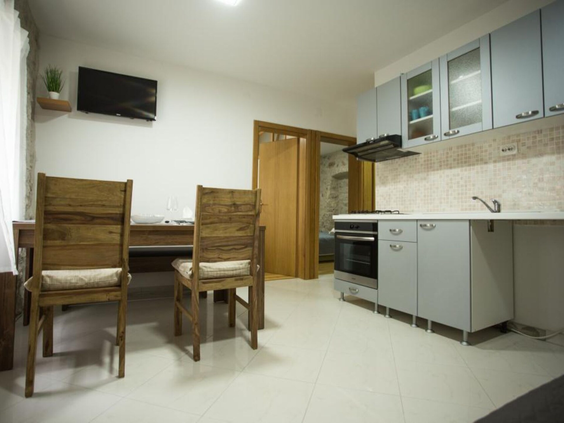 Authentiek stenen appartement in Murter, vlakbij strand en centrum - foto 1