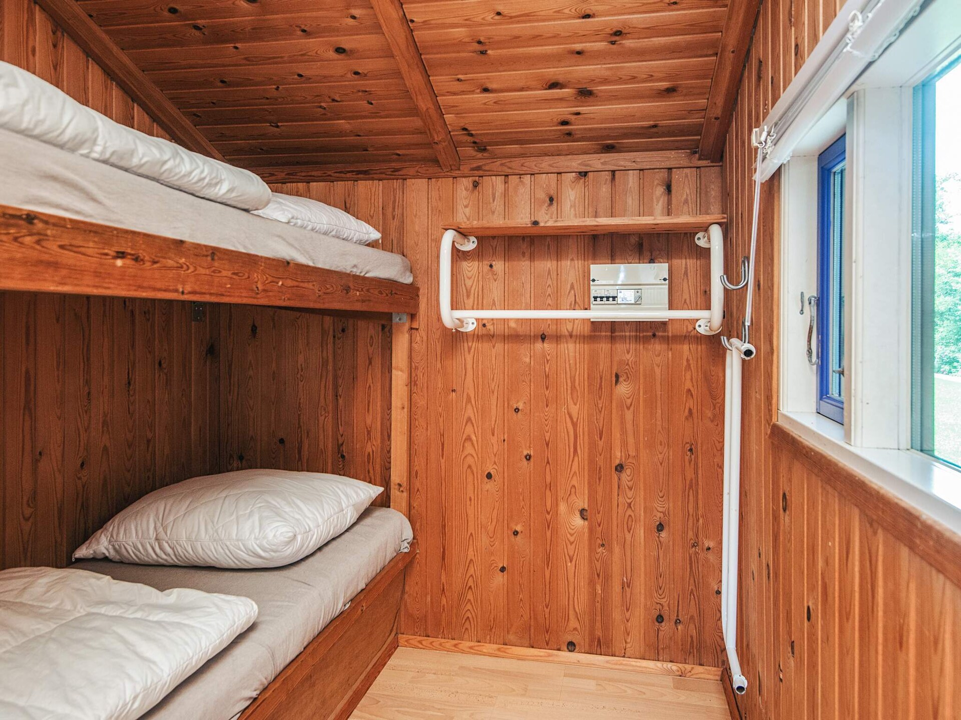 Knusse 4-persoons houten hut op Hampen Camping – Natuur en ontspanning bij het meer - foto 7
