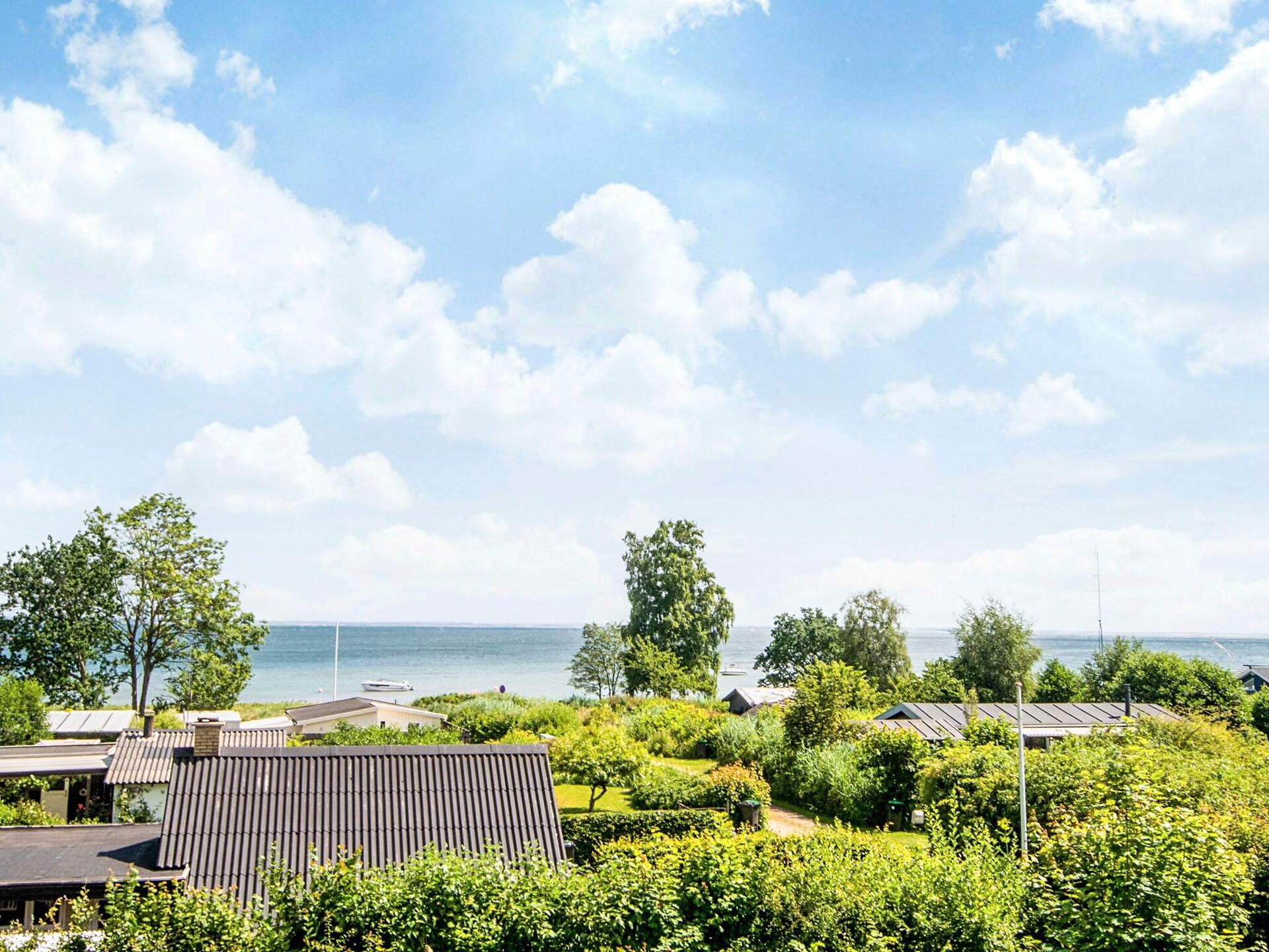 Charmant vakantiehuis met panoramisch uitzicht op de Diernæs-bocht, op 100 meter van het strand - foto 14