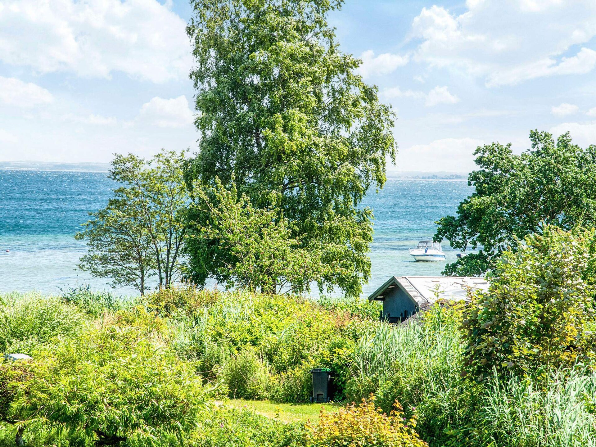 Charmant vakantiehuis met panoramisch uitzicht op de Diernæs-bocht, op 100 meter van het strand - foto 9