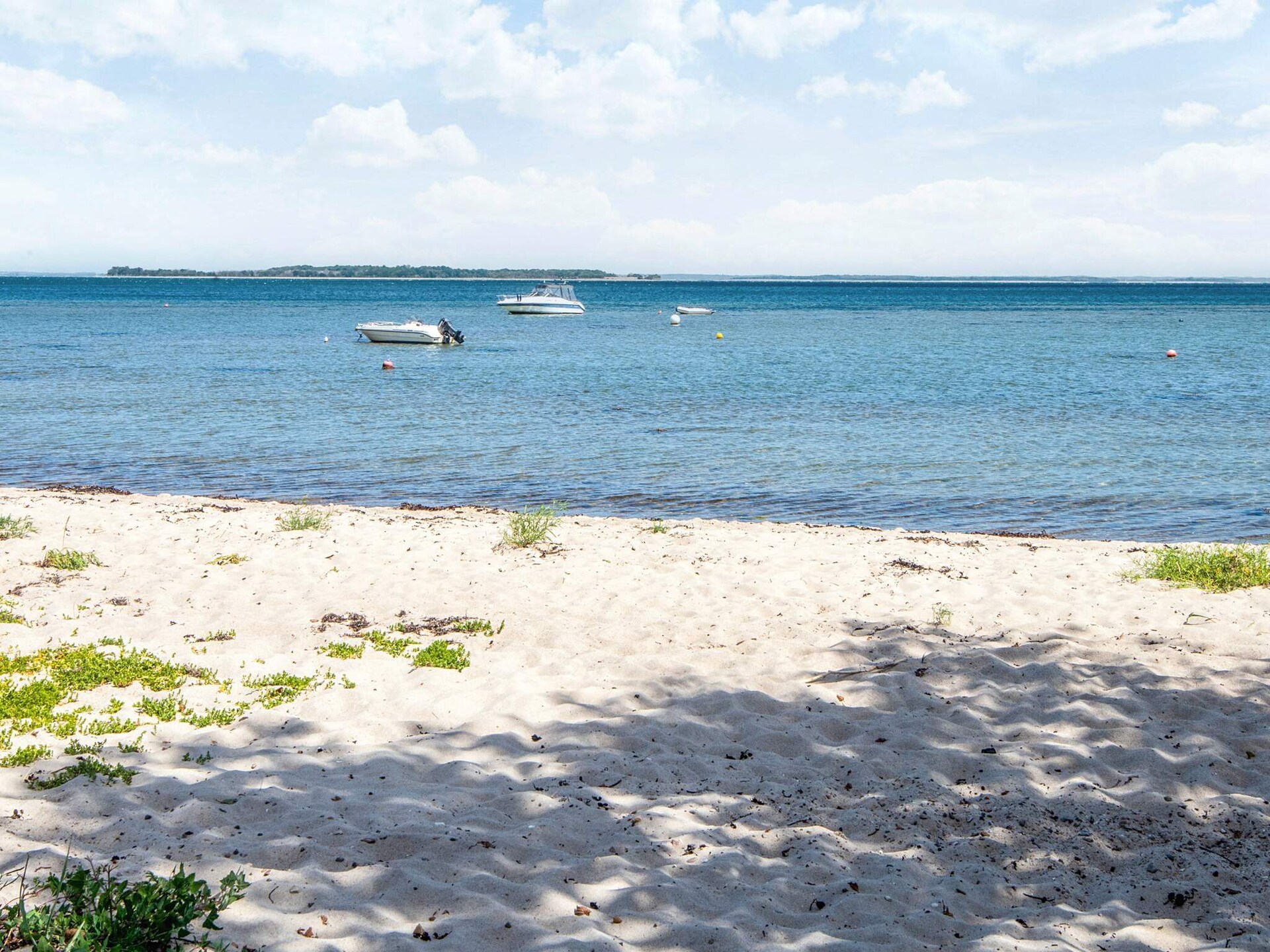 Charmant vakantiehuis met panoramisch uitzicht op de Diernæs-bocht, op 100 meter van het strand - foto 12
