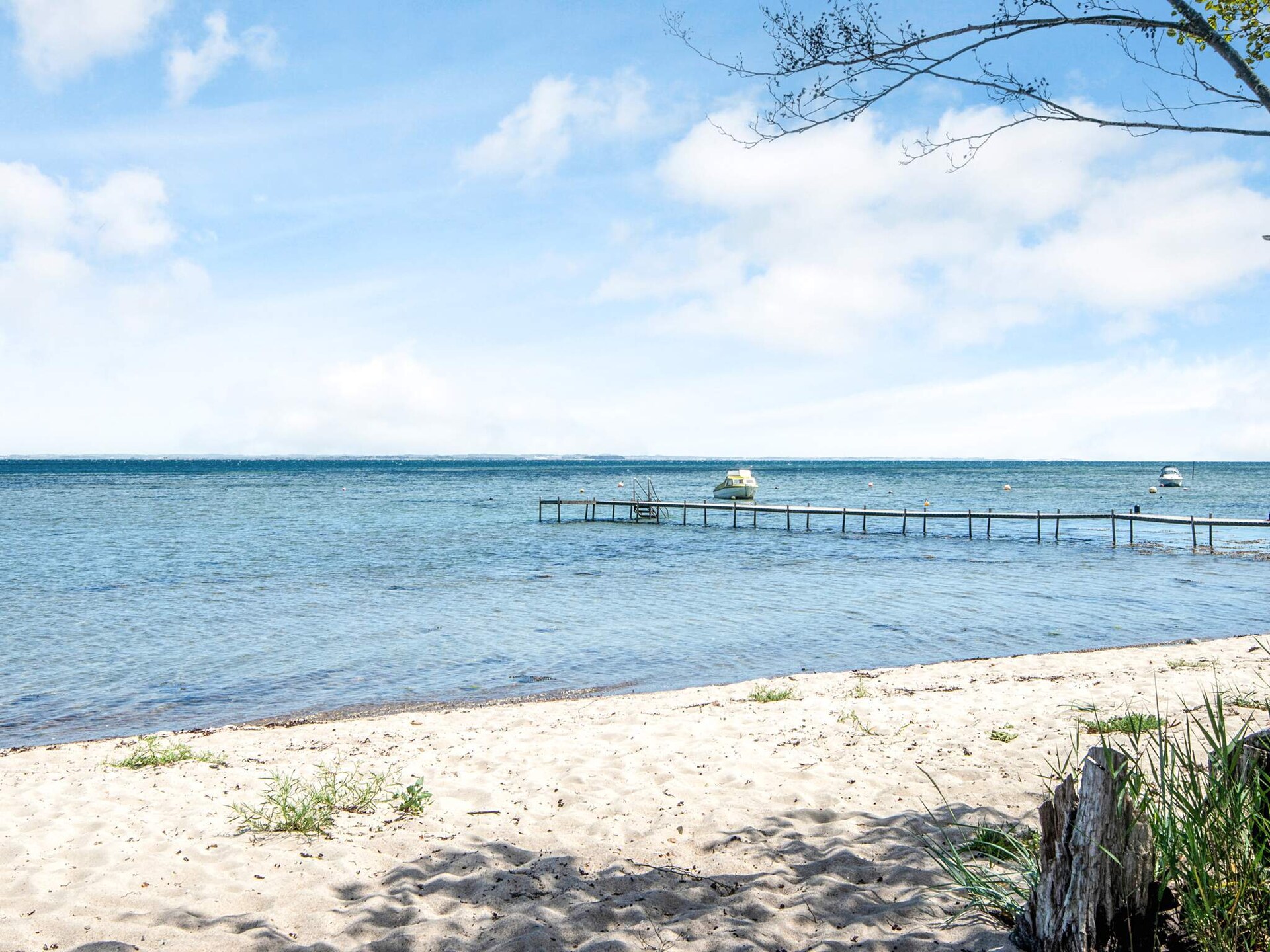Charmant vakantiehuis met panoramisch uitzicht op de Diernæs-bocht, op 100 meter van het strand - foto 11