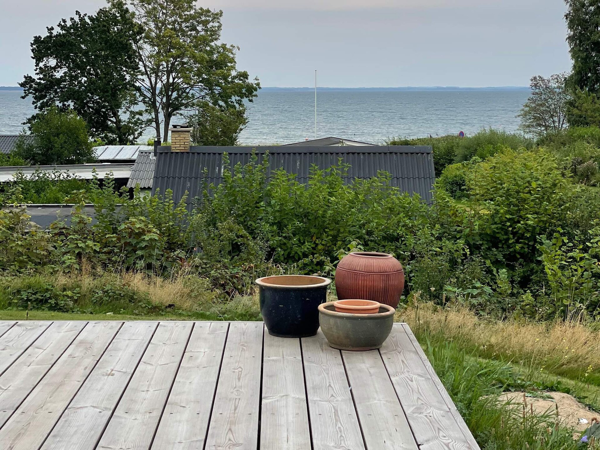 Charmant vakantiehuis met panoramisch uitzicht op de Diernæs-bocht, op 100 meter van het strand - foto 1
