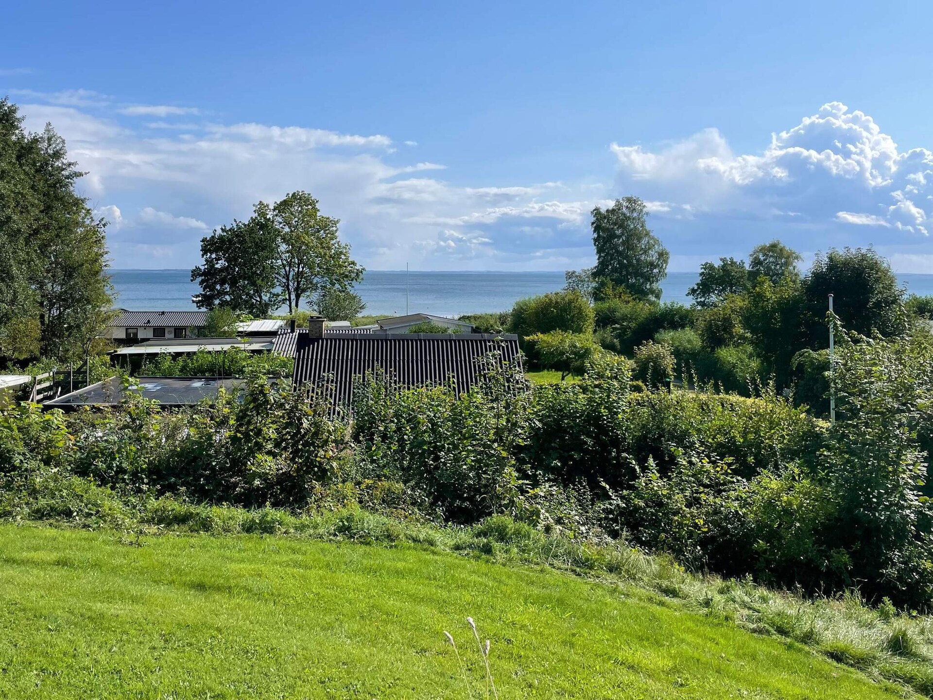 Charmant vakantiehuis met panoramisch uitzicht op de Diernæs-bocht, op 100 meter van het strand - foto 8