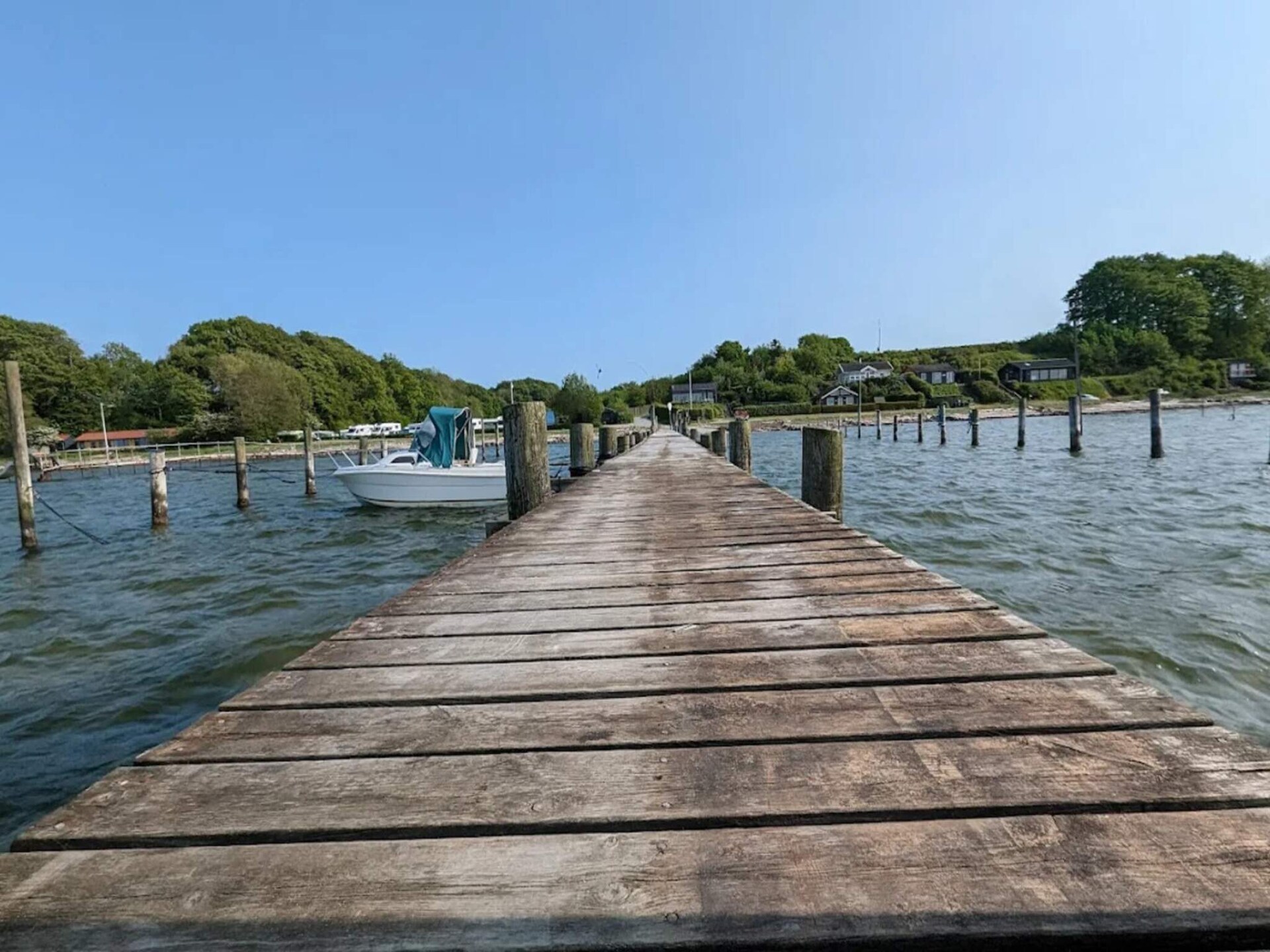 Charmant vakantiehuis met panoramisch uitzicht op de Diernæs-bocht, op 100 meter van het strand - foto 15