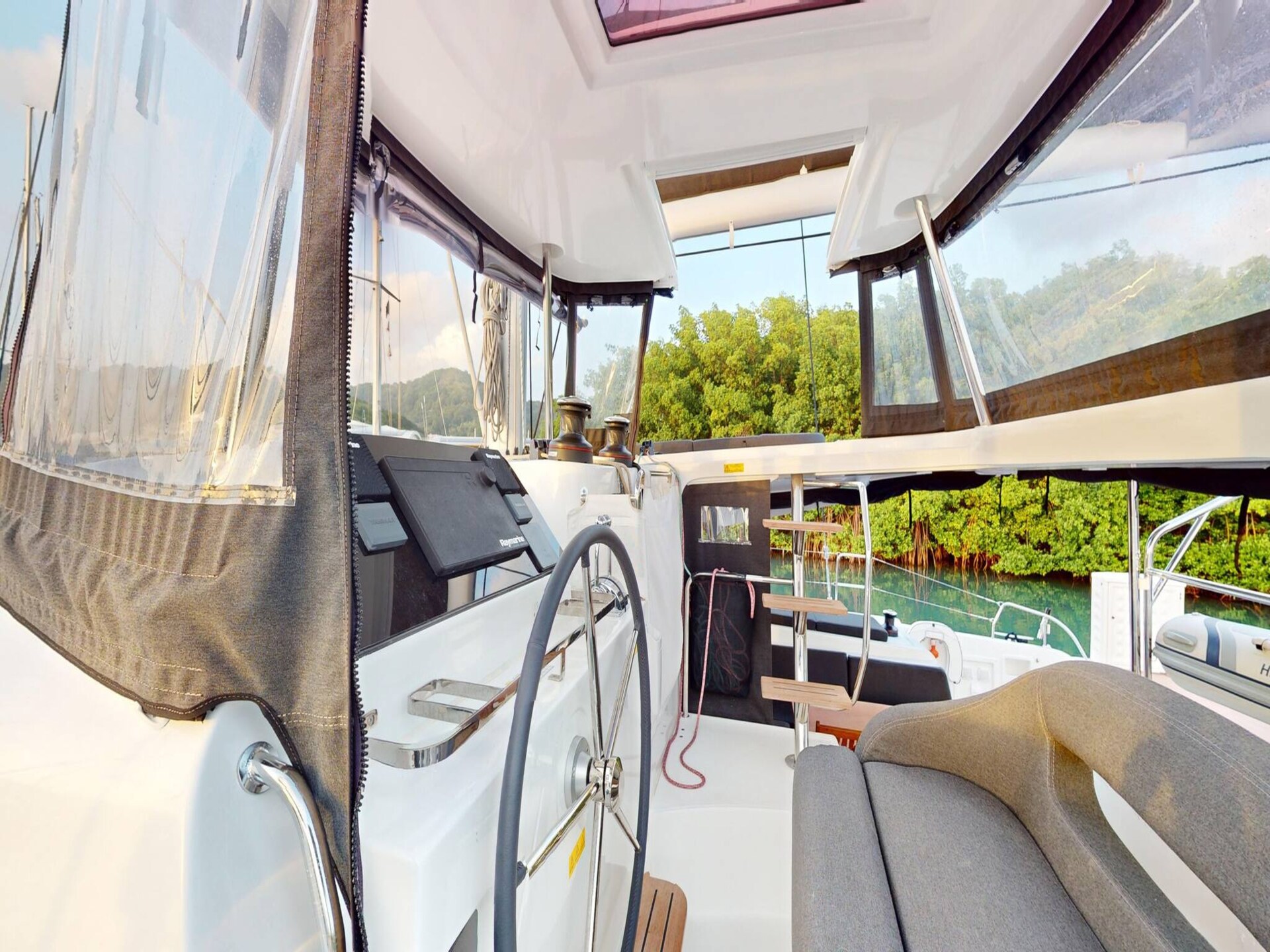 Luxe Catamaran met Skipper & Kok in San Bartolomé, 4 hutten - foto 8