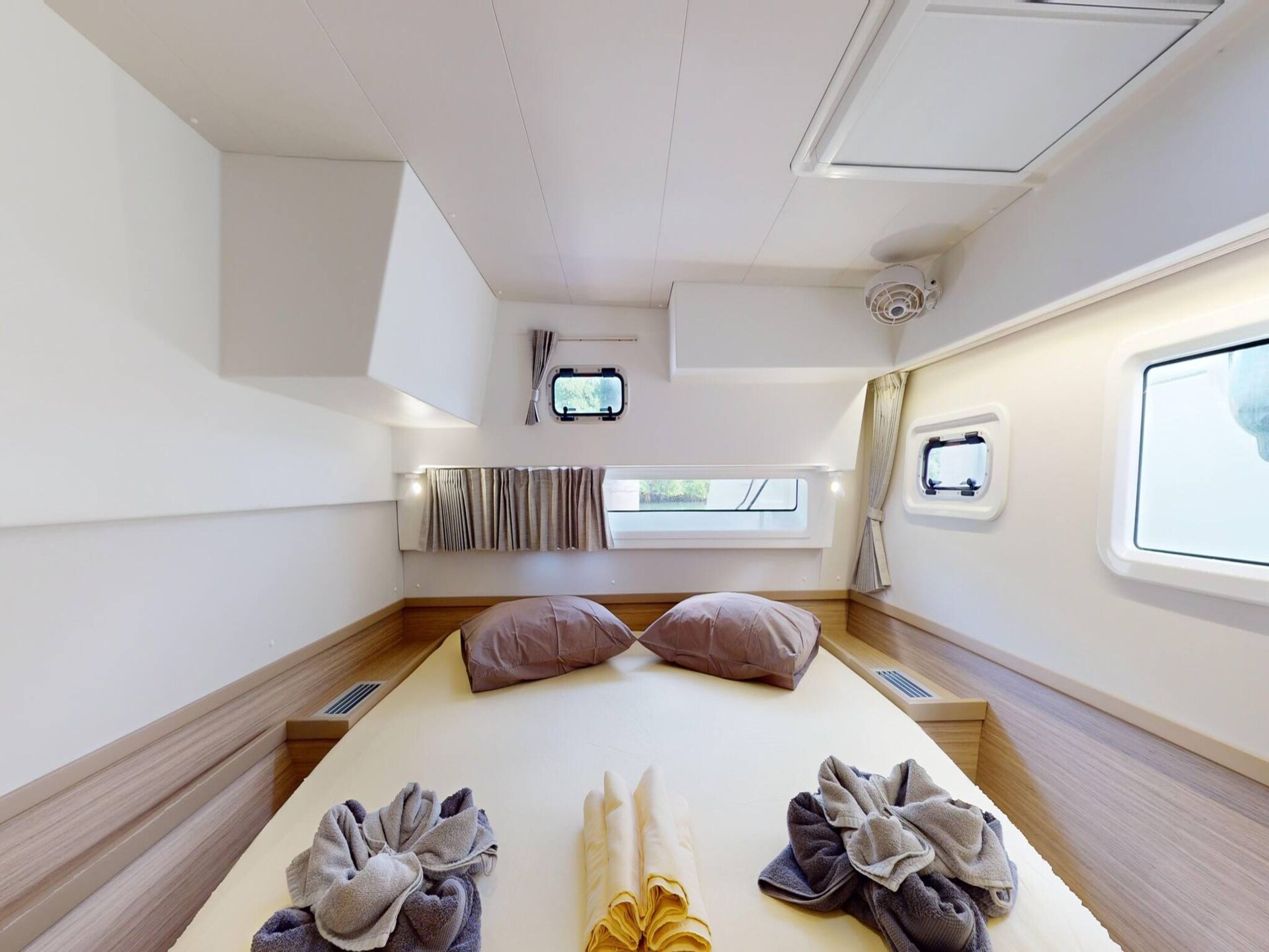Luxe Catamaran met Skipper & Kok in San Bartolomé, 4 hutten - foto 13