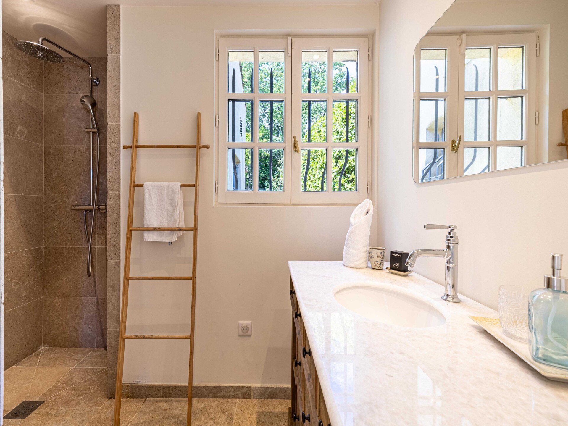 Ruime villa voor 12 personen met bijgebouw nabij Cannes en Mougins - foto 18