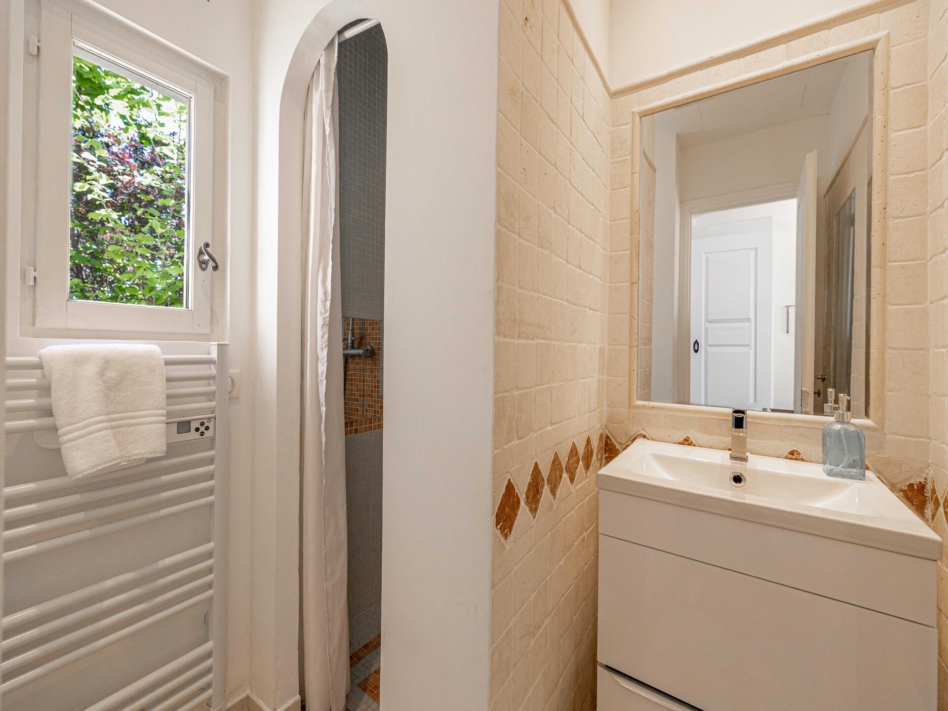 Ruime villa voor 12 personen met bijgebouw nabij Cannes en Mougins - foto 21