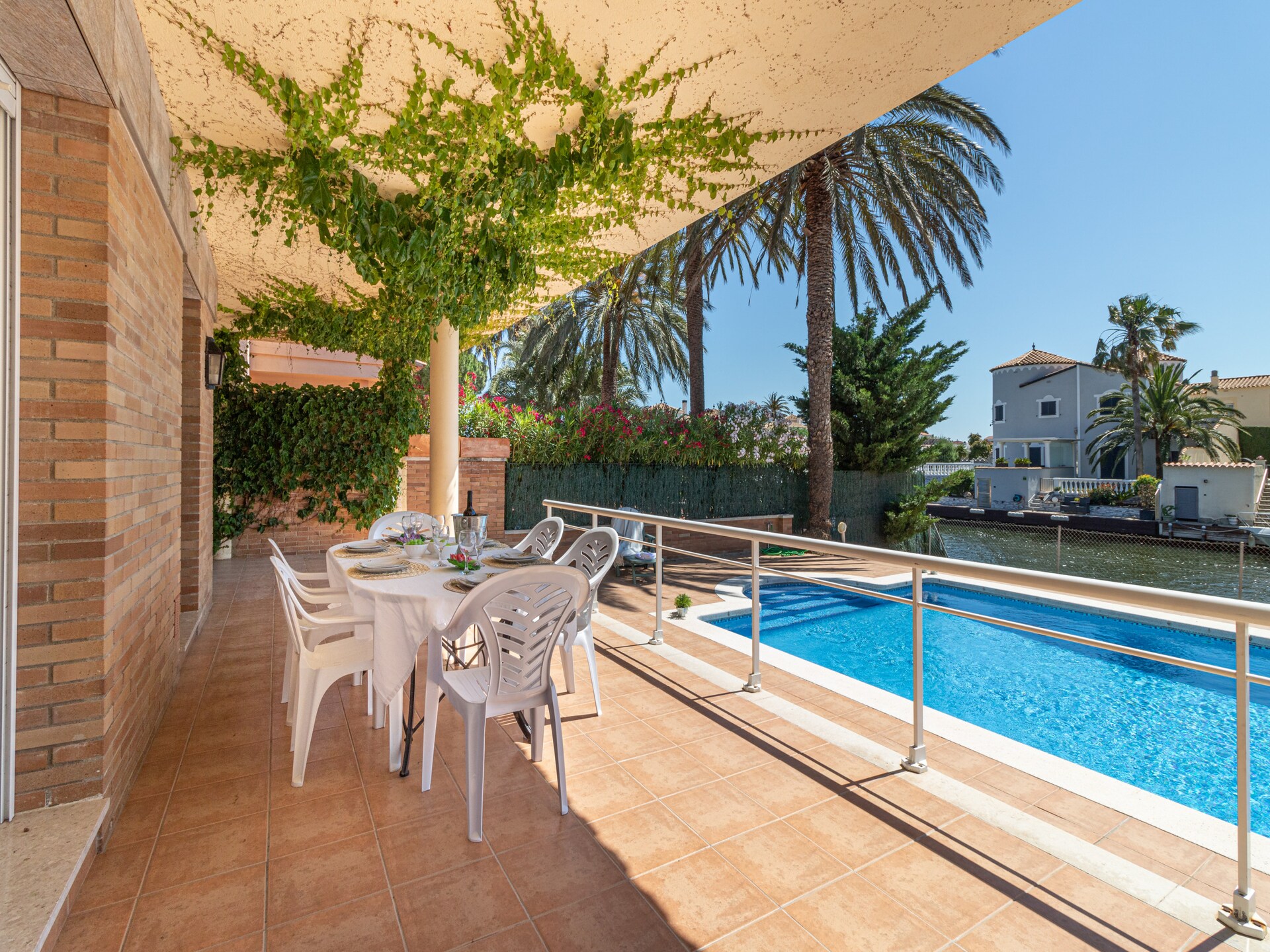 Villa aan de golfbaan met privézwembad in Empuriabrava - foto 35