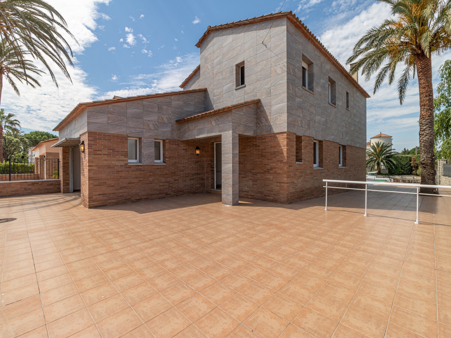 Villa aan de golfbaan met privézwembad in Empuriabrava - foto 36