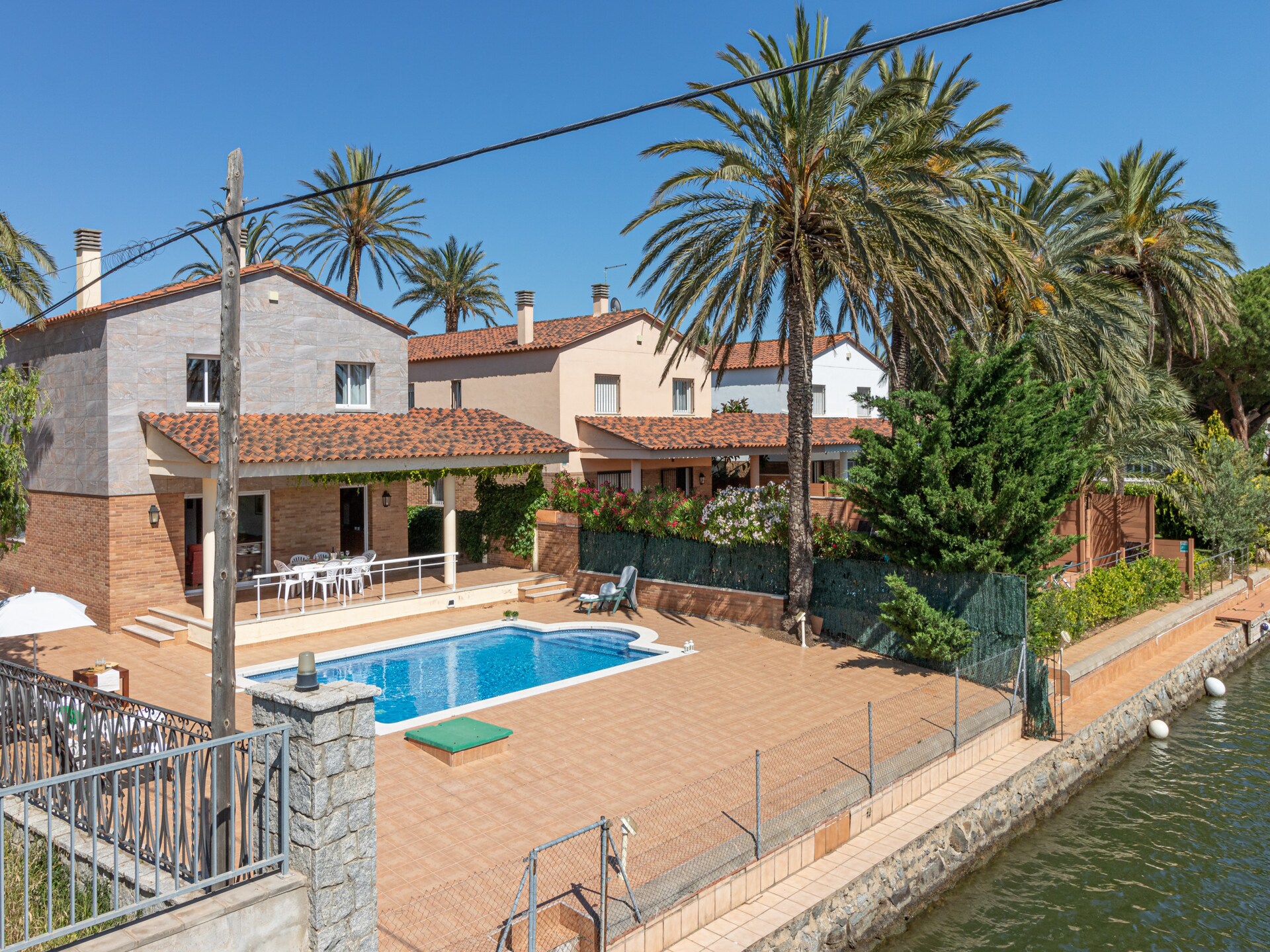 Villa aan de golfbaan met privézwembad in Empuriabrava - foto 38