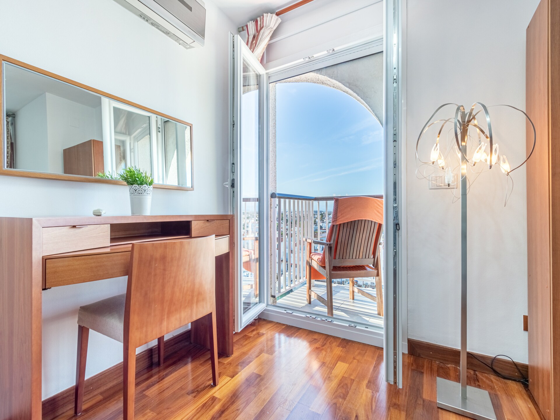 Licht appartement op de 5e verdieping met zeezicht en golflocatie - foto 17