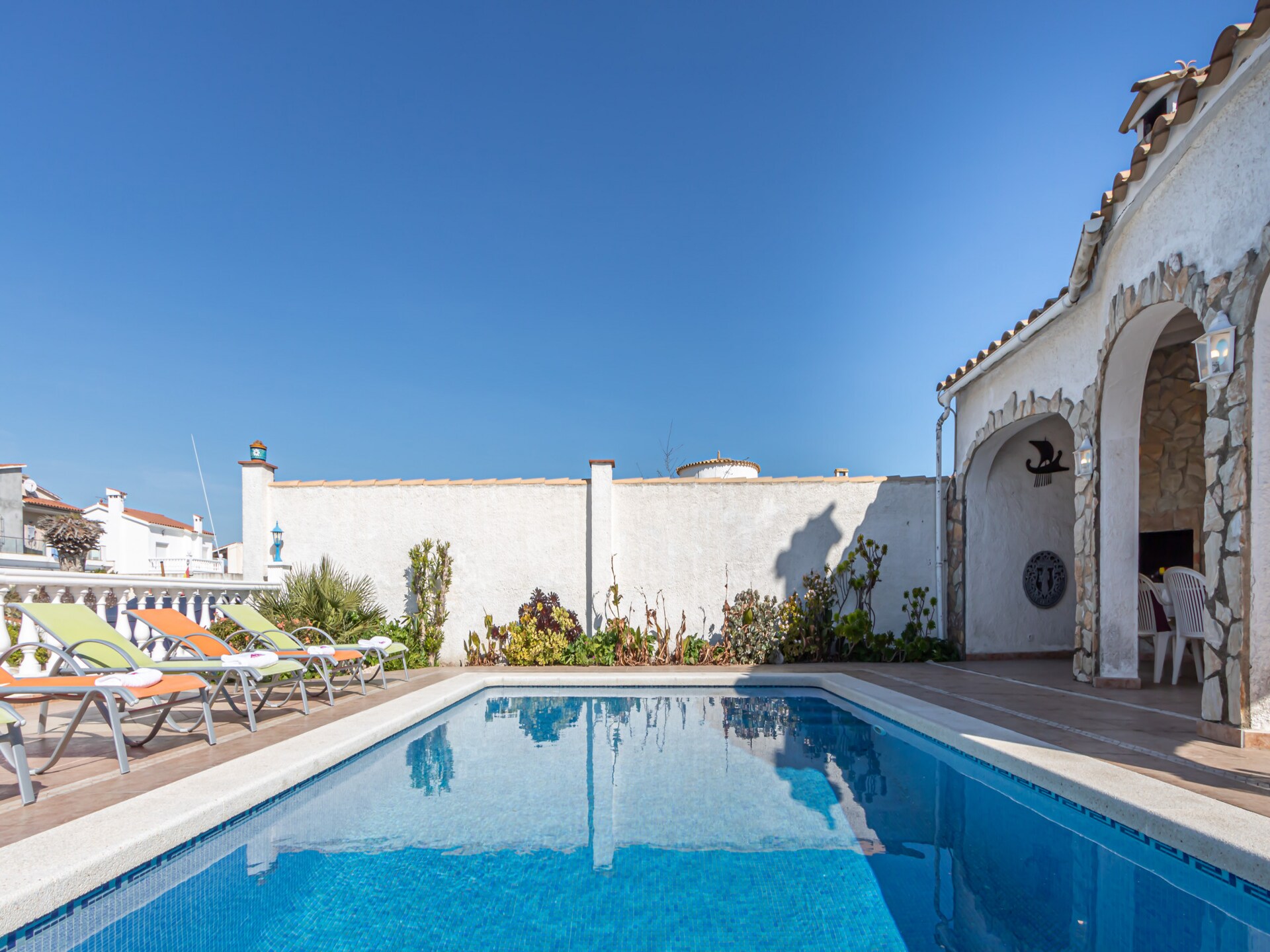 Stijlvolle villa aan de golfbaan in Empuriabrava, 2 km van strand - foto 31