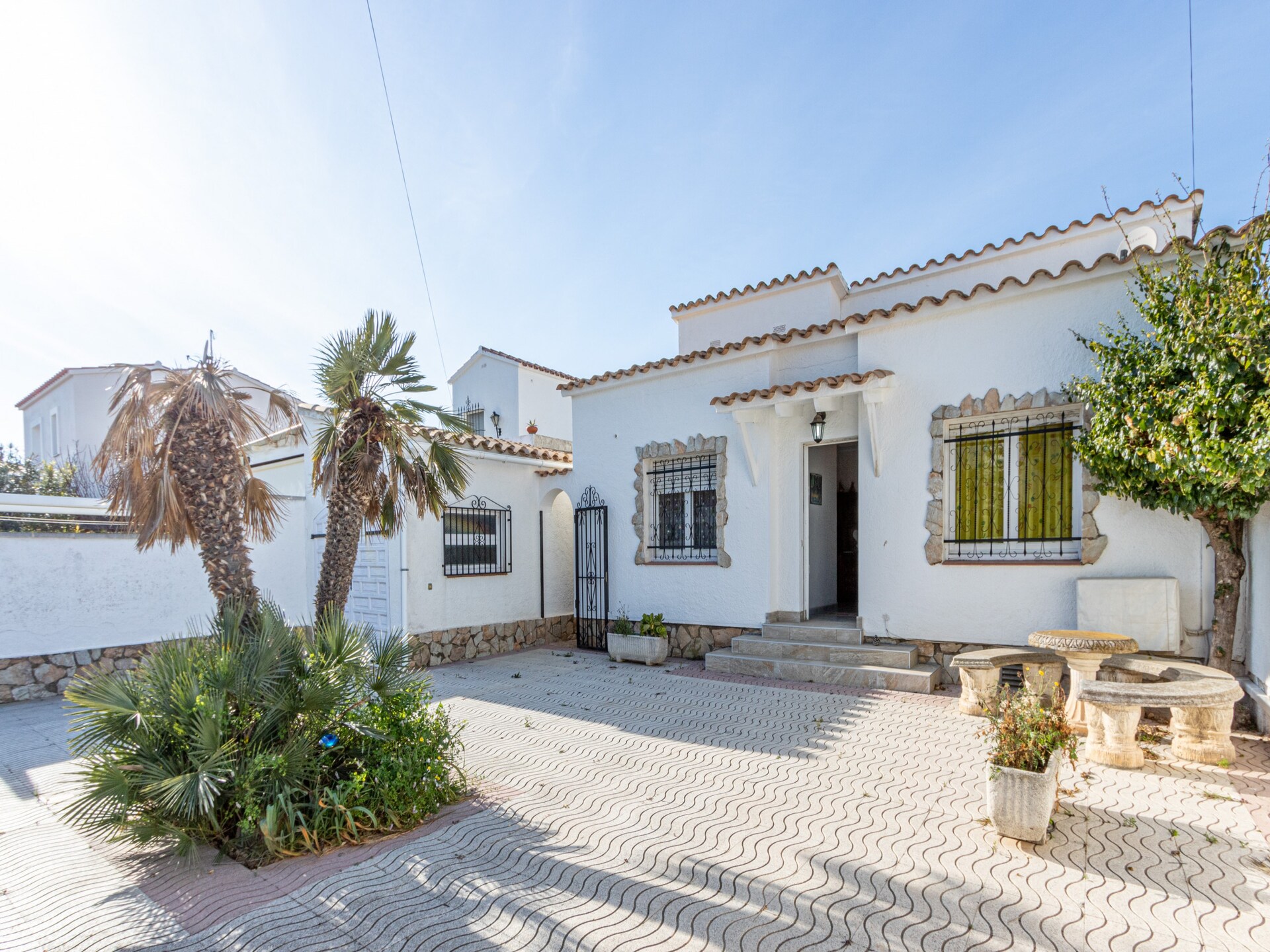 Stijlvolle villa aan de golfbaan in Empuriabrava, 2 km van strand - foto 23