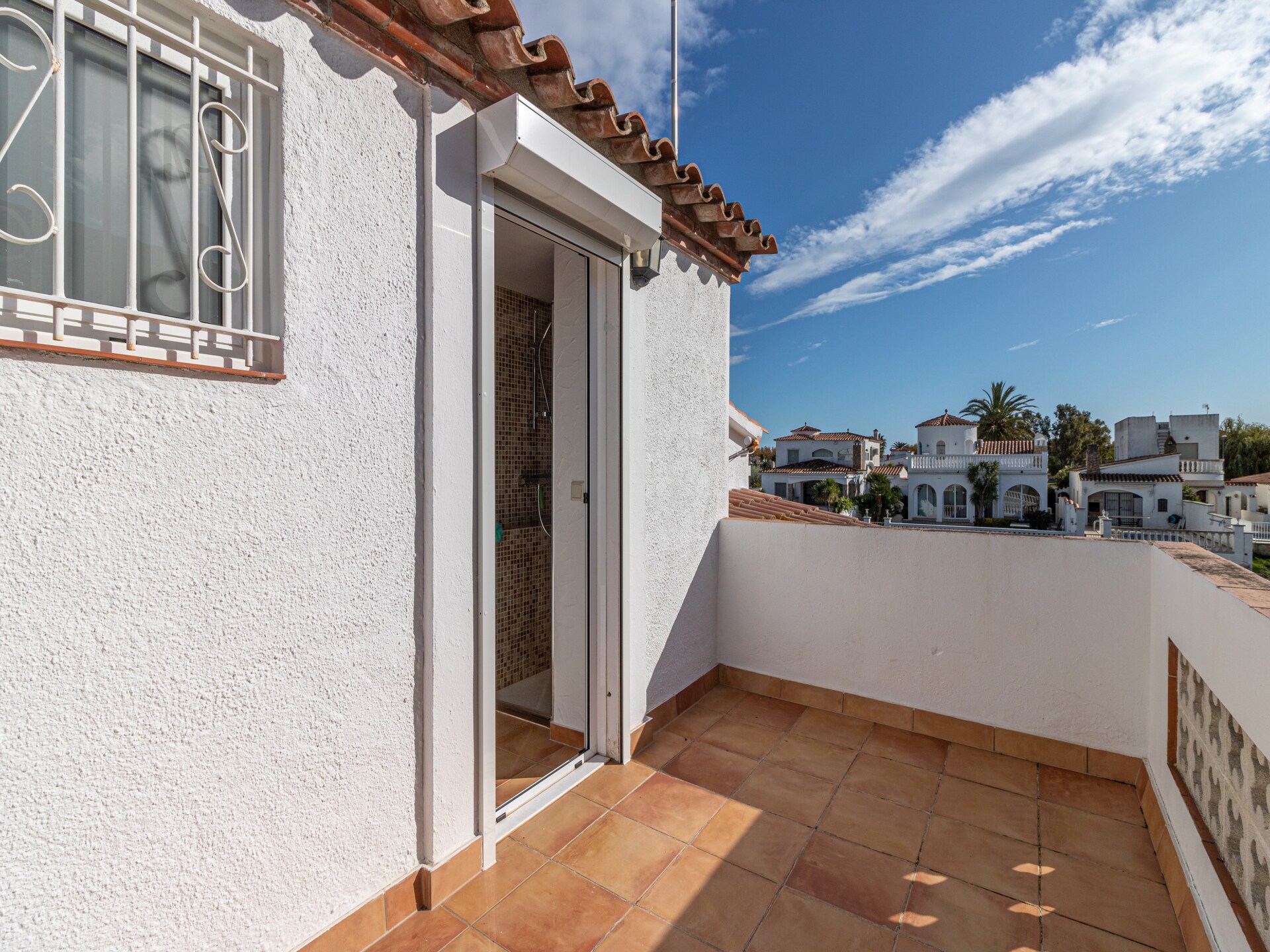 Moderne villa aan de golfbaan in Empuriabrava – 6 personen - foto 33