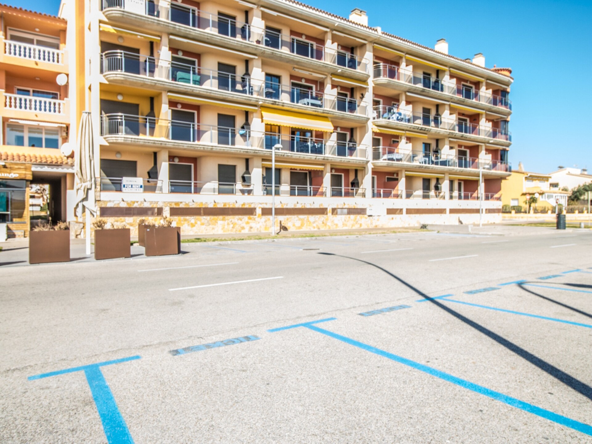 Aan het strand: appartement met privézwembad in Empuriabrava - foto 1
