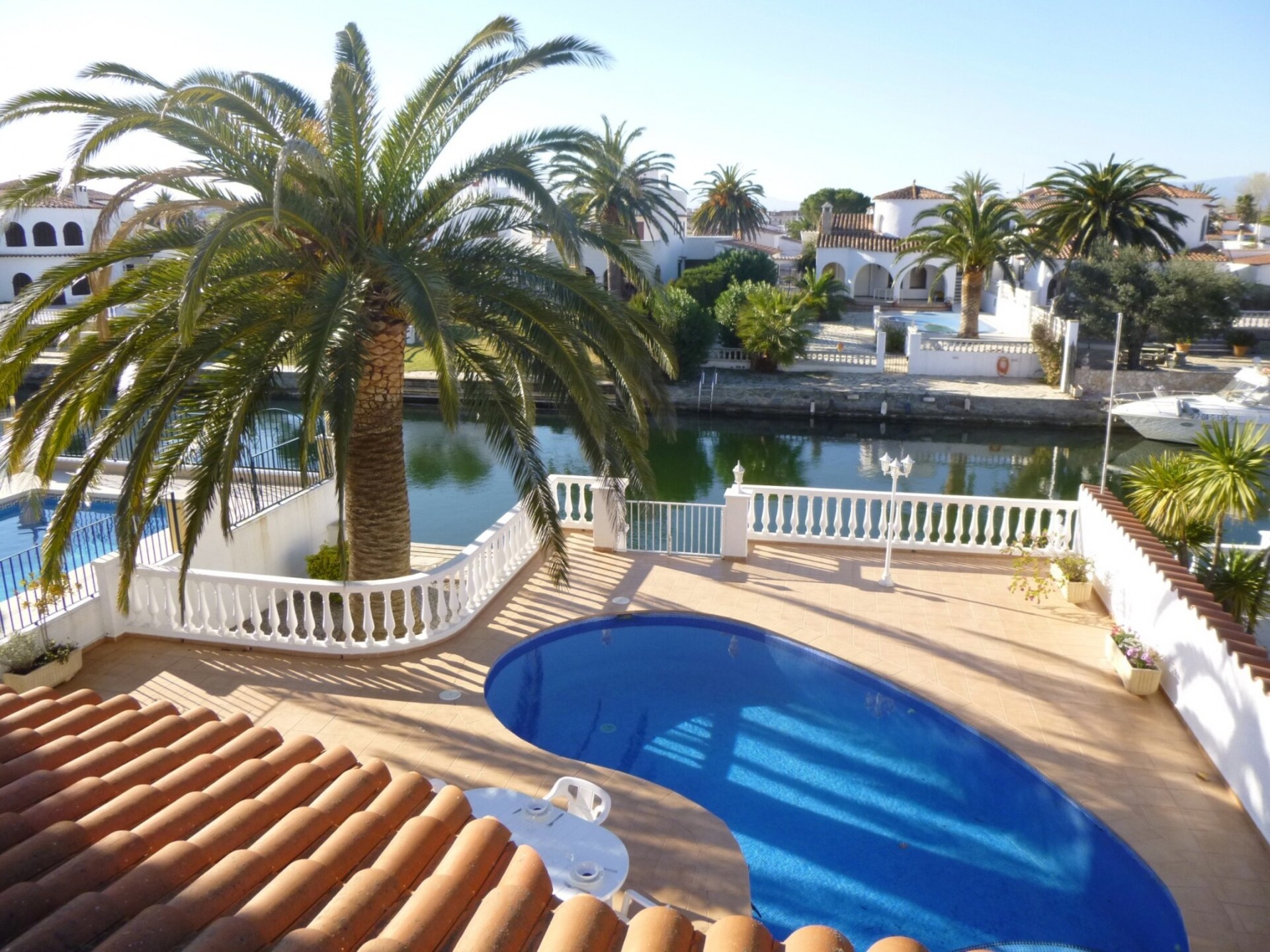 Kanaalvilla met privézwembad en aanlegplaats in Empuriabrava - foto 34
