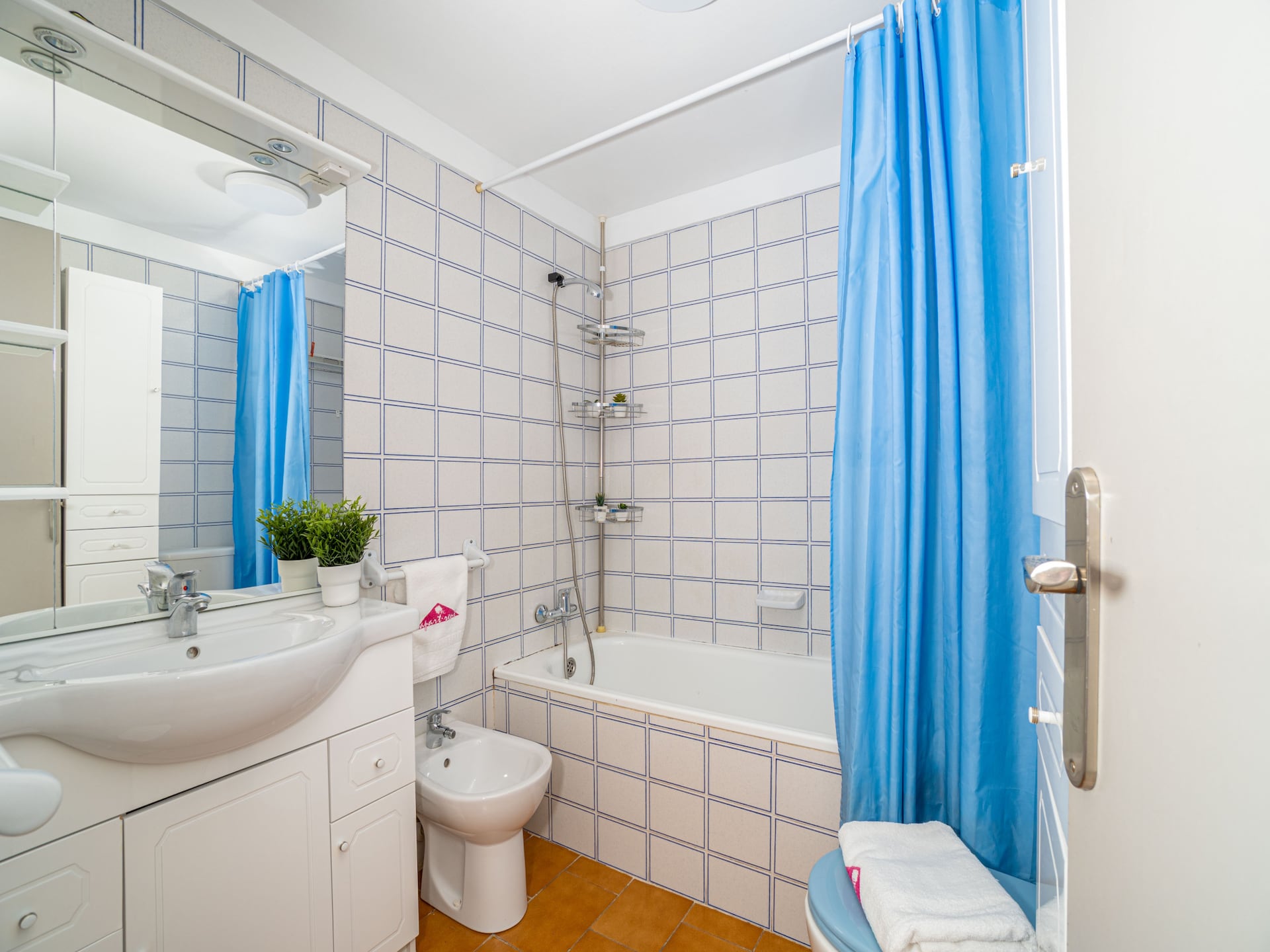 Op 450 m van het strand: appartement met privézwembad in Empuriabrava - foto 10