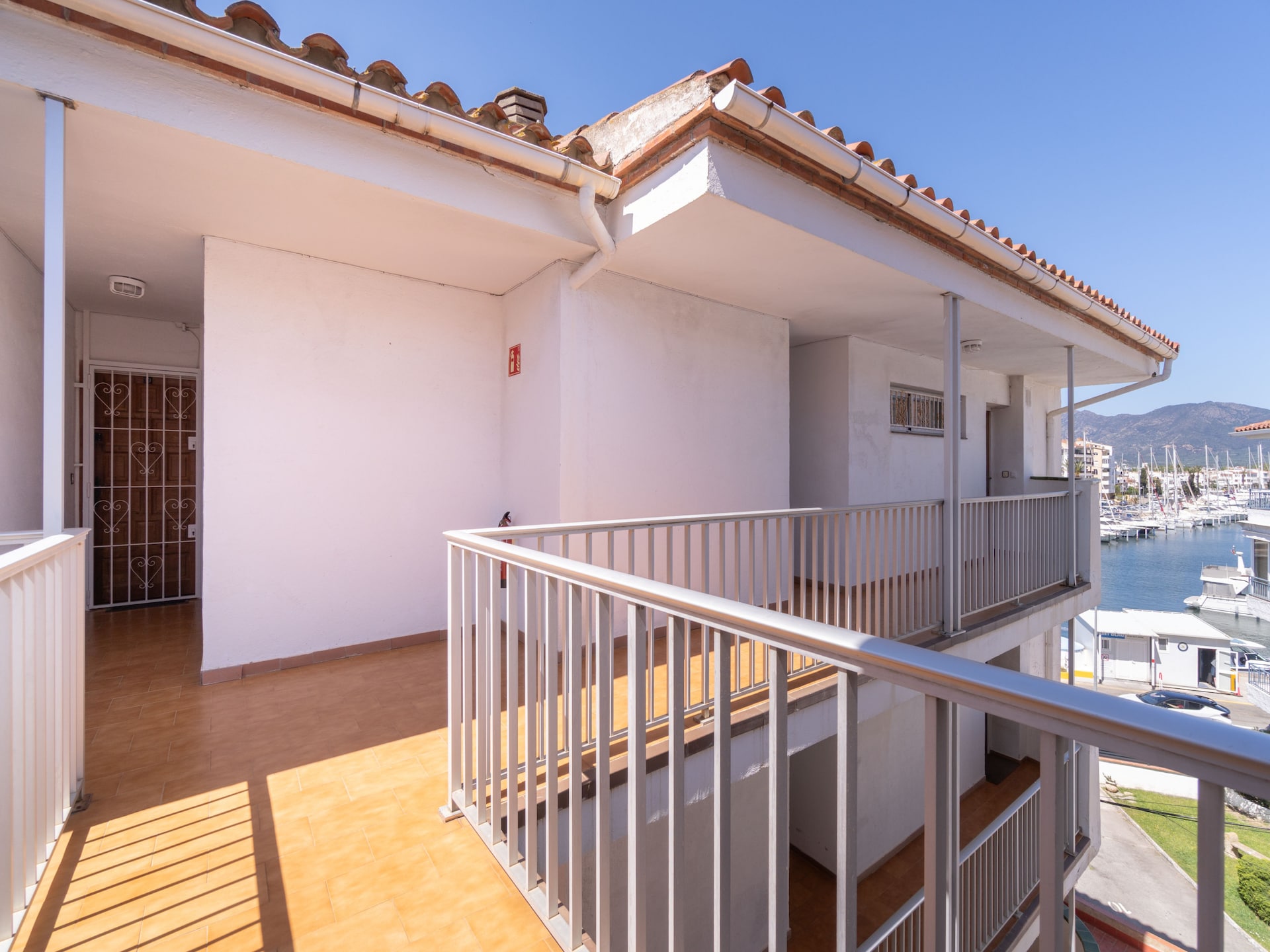 Op 450 m van het strand: appartement met privézwembad in Empuriabrava - foto 5