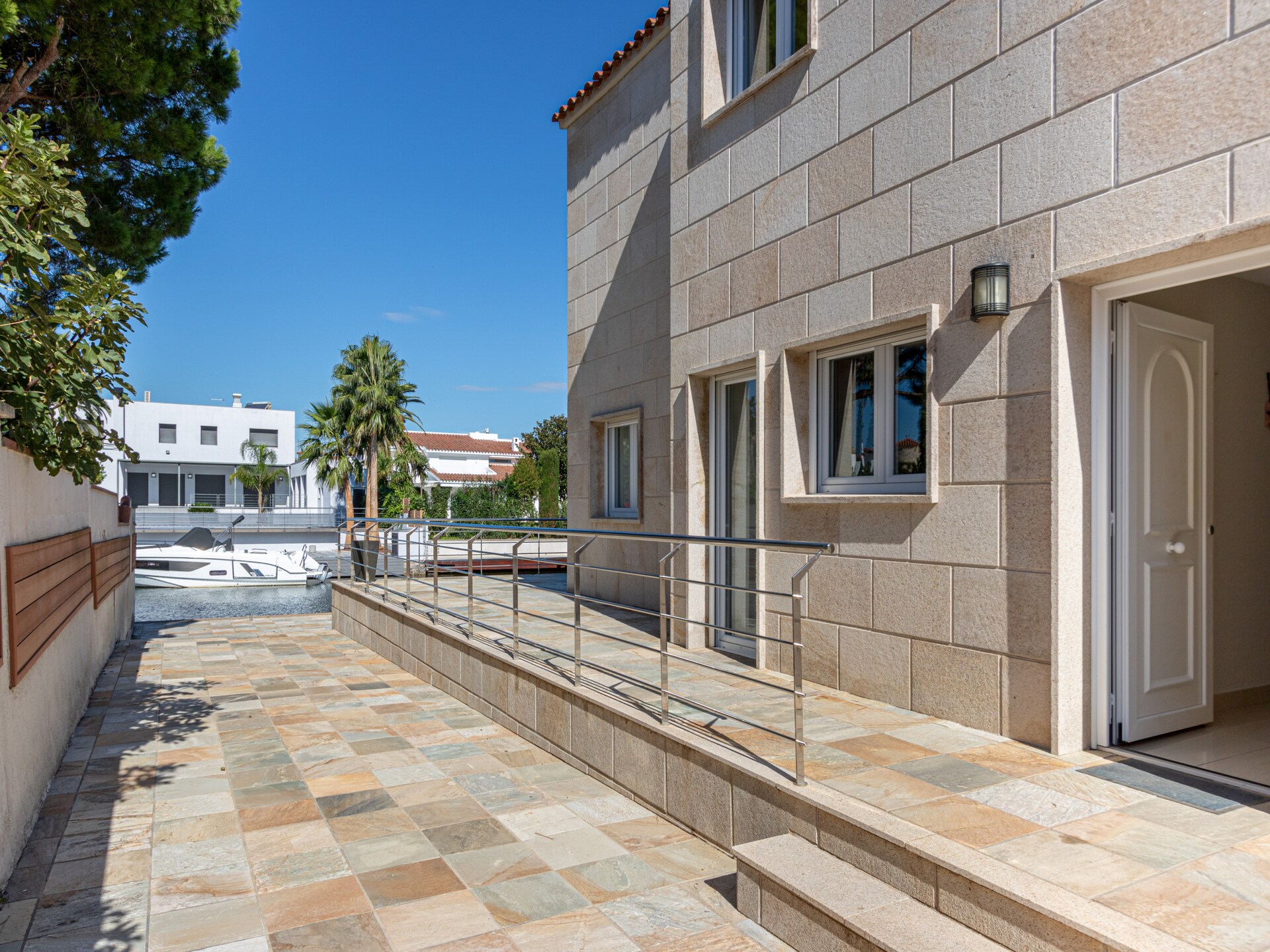 Villa aan golf met privézwembad en aanlegplaats in Empuriabrava - foto 41