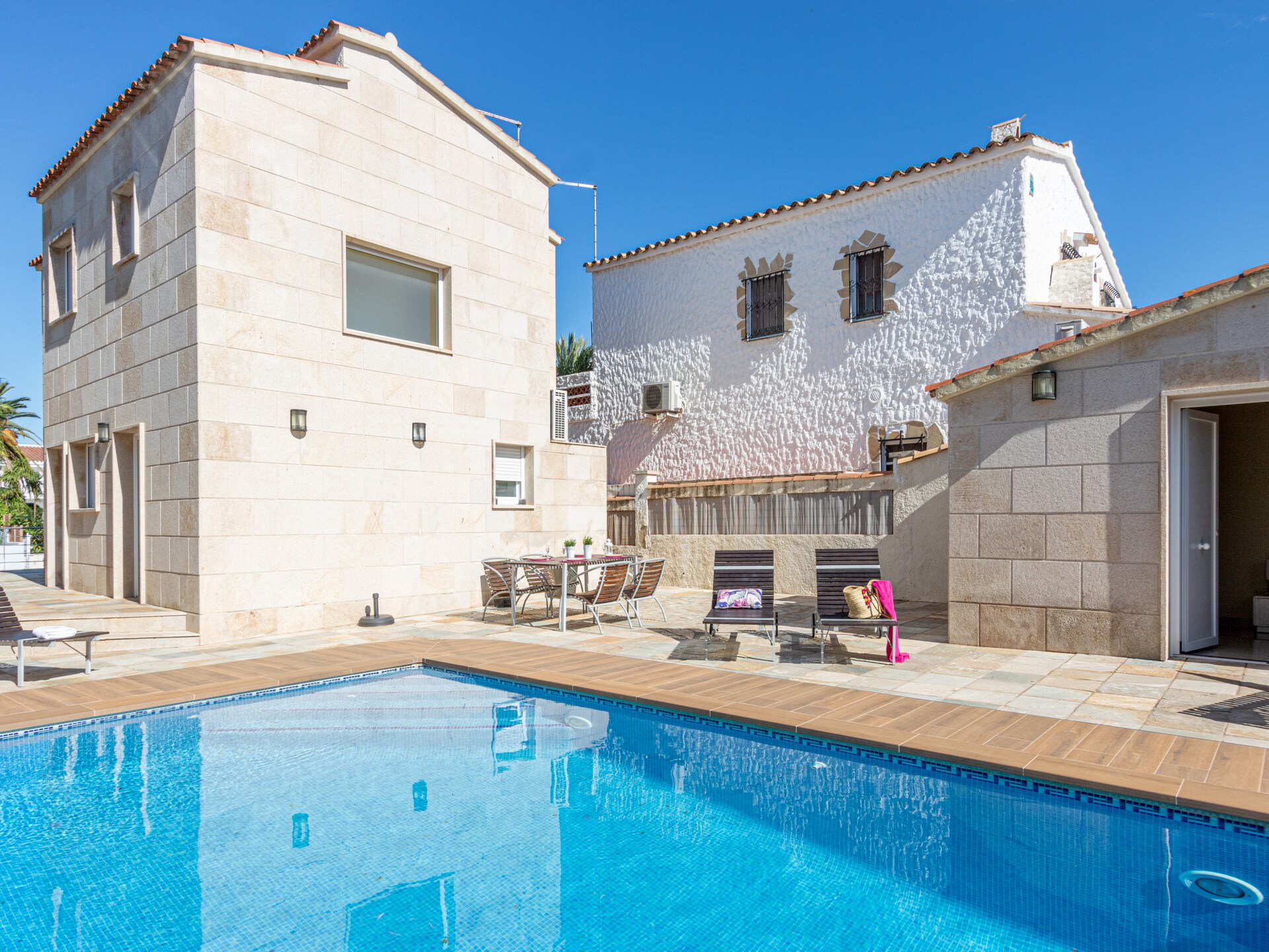Villa aan golf met privézwembad en aanlegplaats in Empuriabrava - foto 47