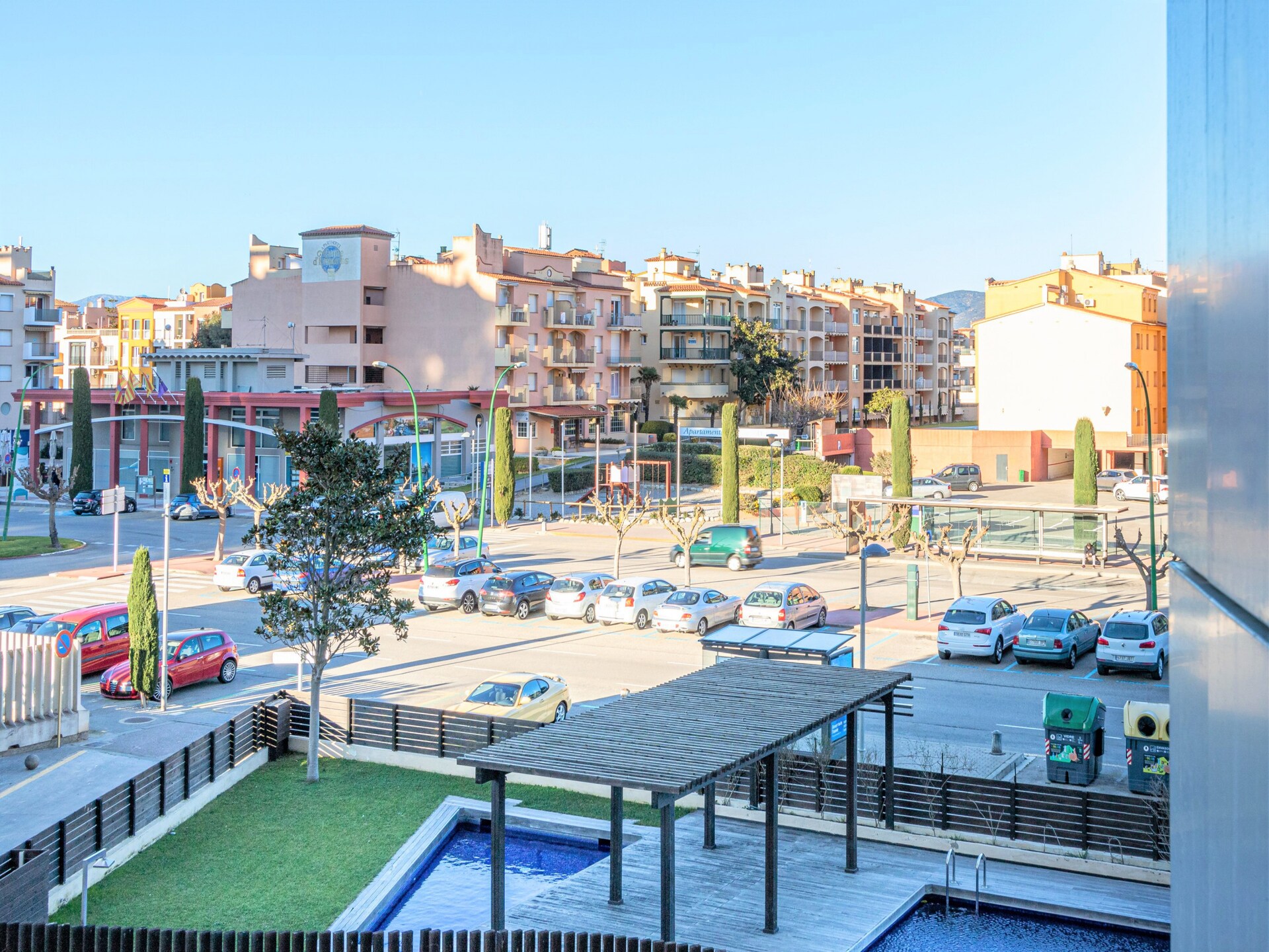 Stijlvol appartement aan de golfbaan in Empuriabrava, strand op 100m - foto 33