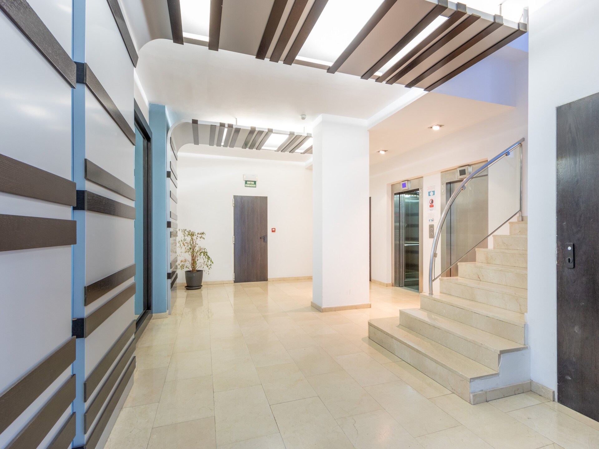 Stijlvol appartement aan de golfbaan in Empuriabrava, strand op 100m - foto 8