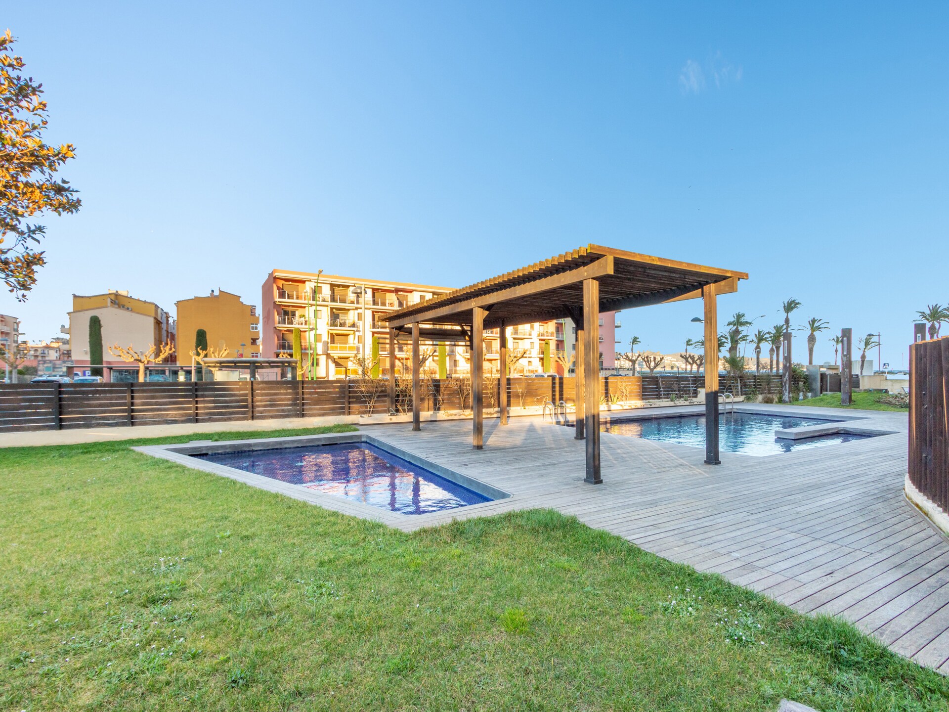 Stijlvol appartement aan de golfbaan in Empuriabrava, strand op 100m - foto 6