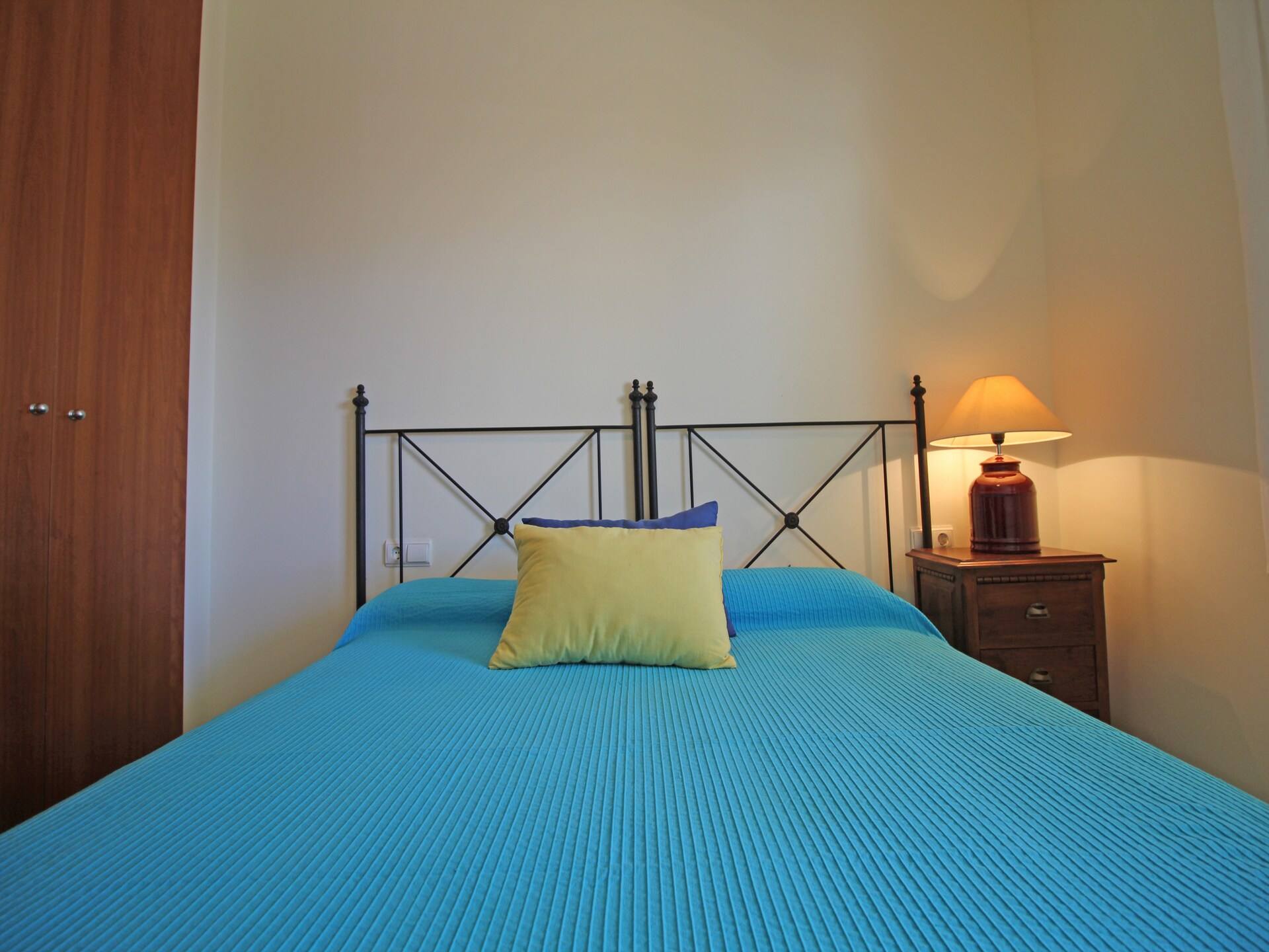 Licht appartement in Roses, 150m van strand met zwembad & parkeerplaats - foto 15