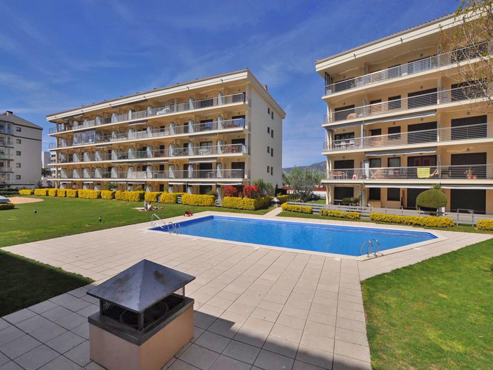 Licht appartement in Roses, 150m van strand met zwembad & parkeerplaats - foto 8