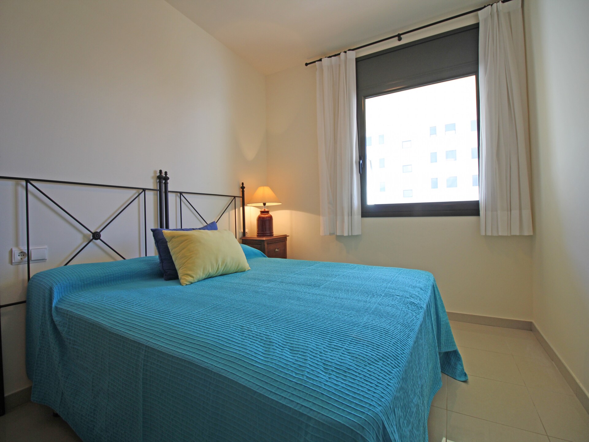 Licht appartement in Roses, 150m van strand met zwembad & parkeerplaats - foto 14
