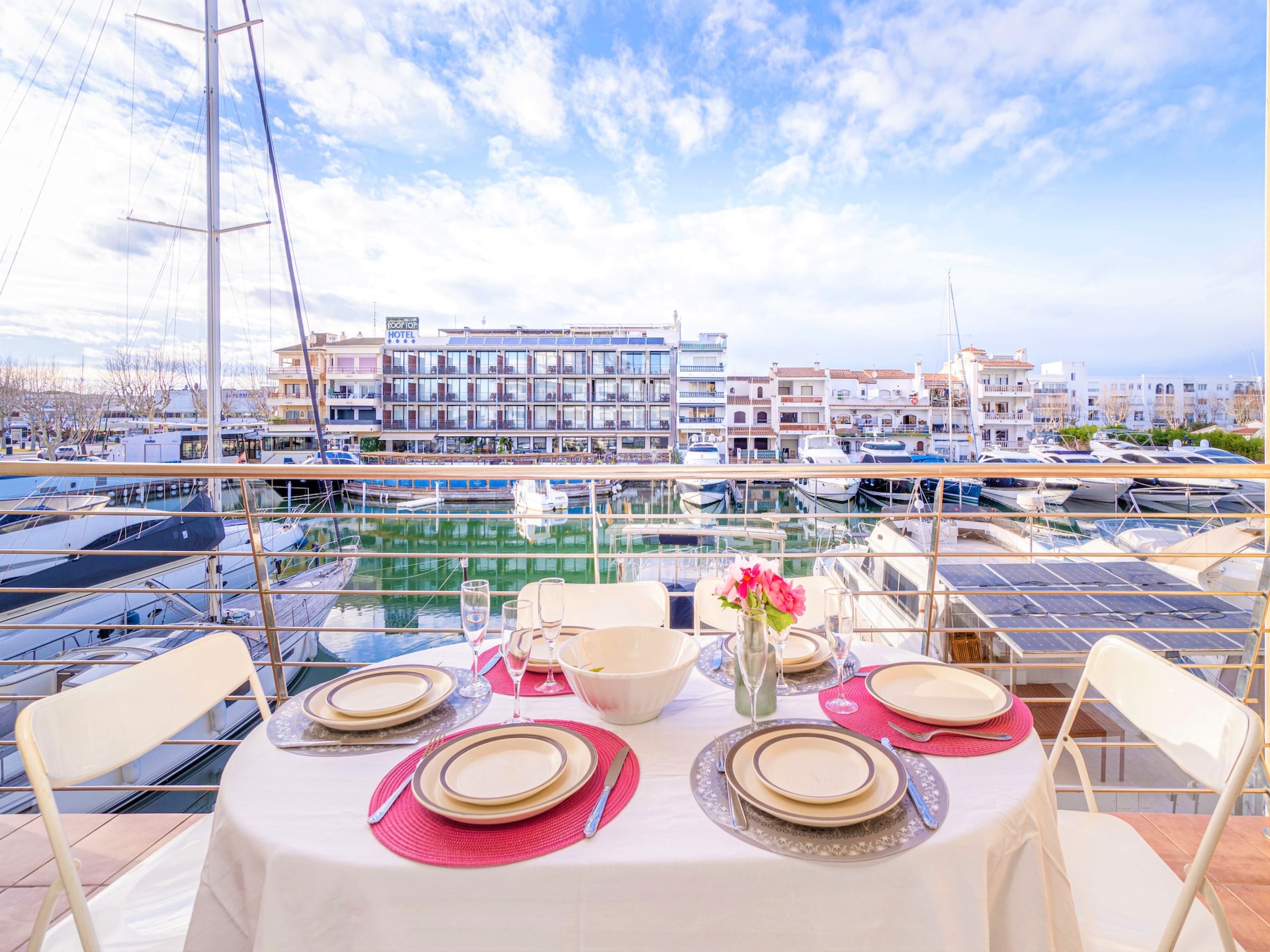 Licht appartement aan het kanaal in Empuriabrava, strand op 200 meter - foto 33