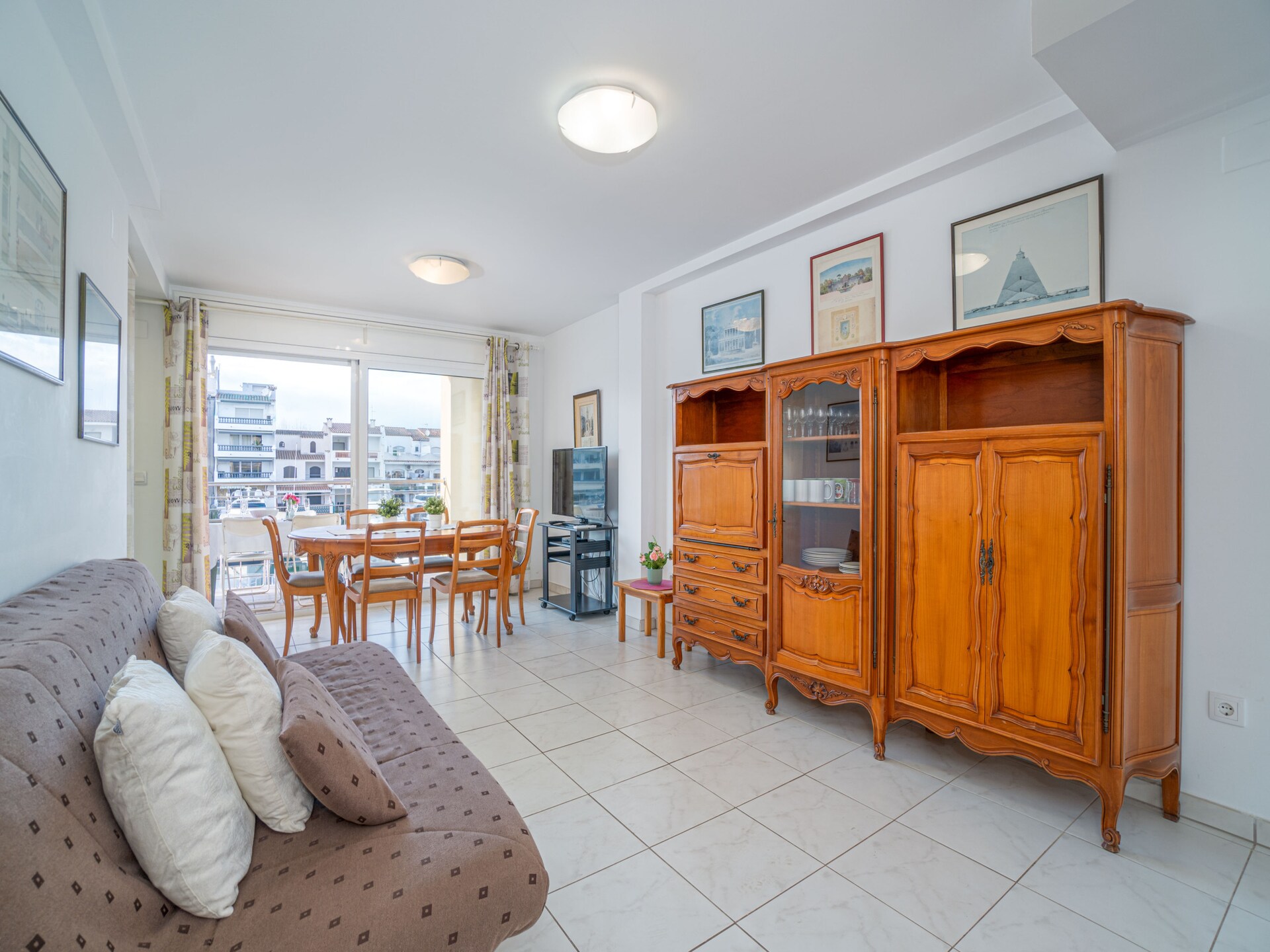 Licht appartement aan het kanaal in Empuriabrava, strand op 200 meter - foto 7