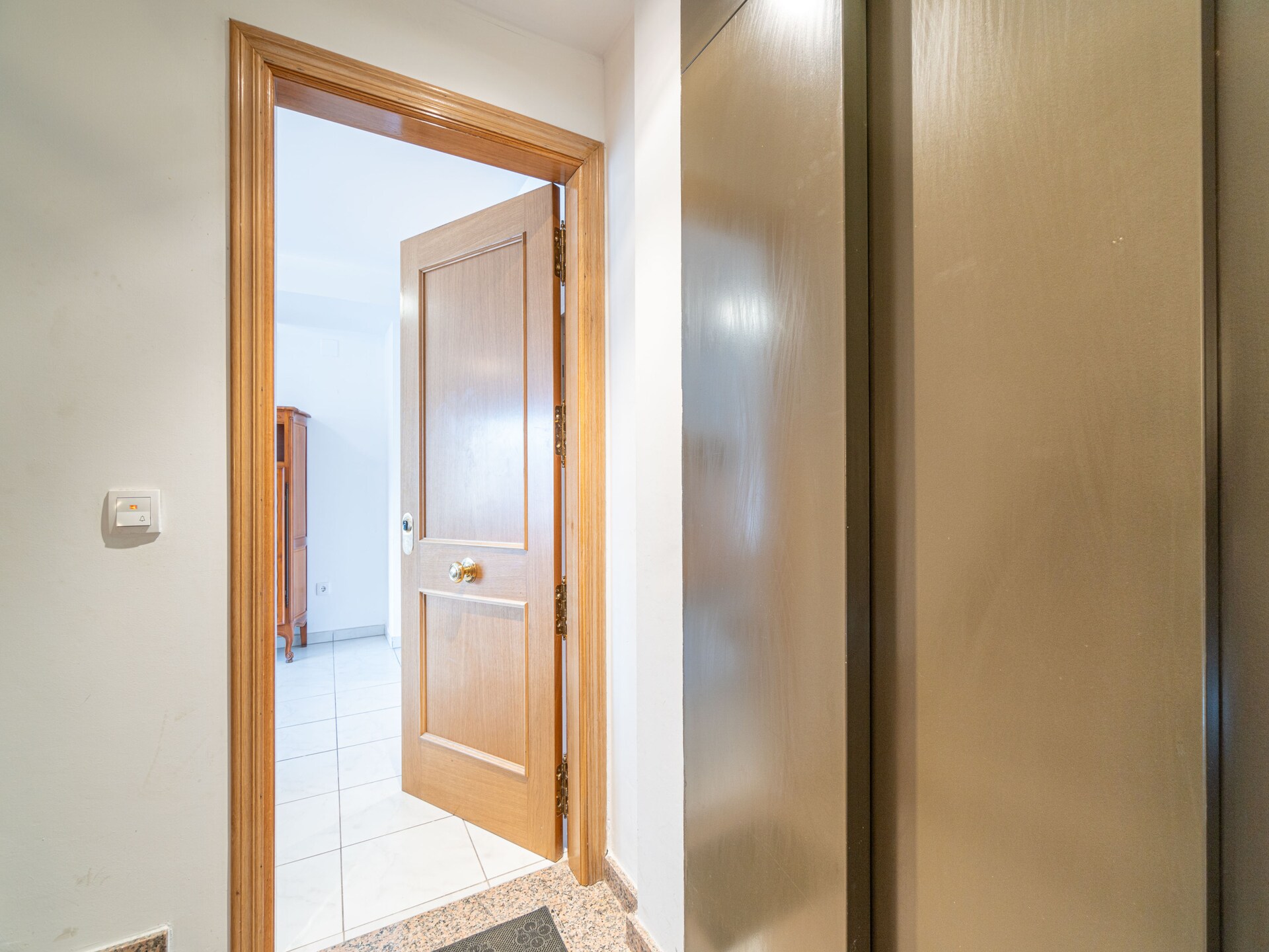 Licht appartement aan het kanaal in Empuriabrava, strand op 200 meter - foto 24