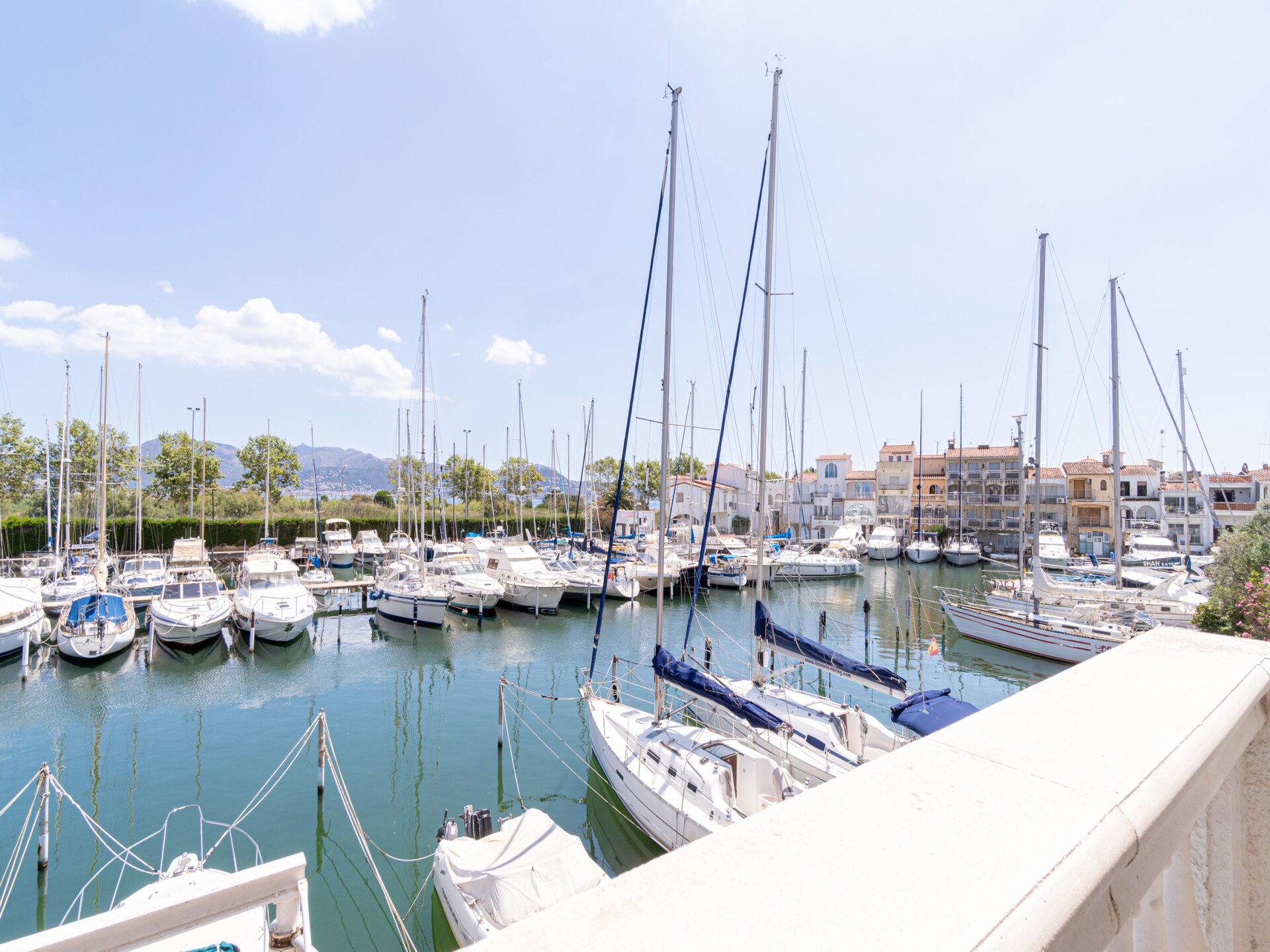 Luxe appartement aan de golfbaan in Empuriabrava, vlakbij het strand - foto 31