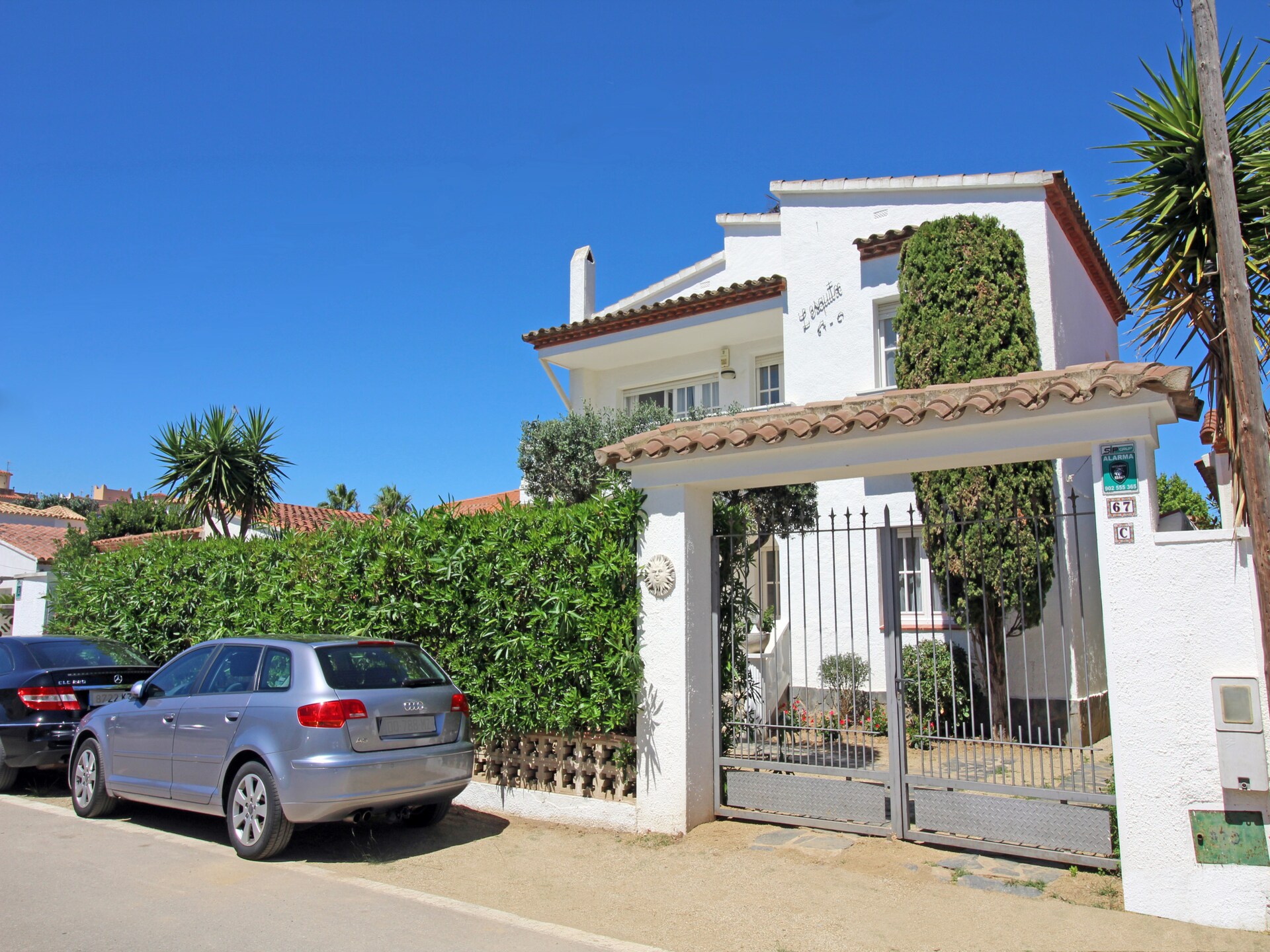 Vrijstaande villa aan de golfbaan in Empuriabrava, strand op 150 meter - foto 31