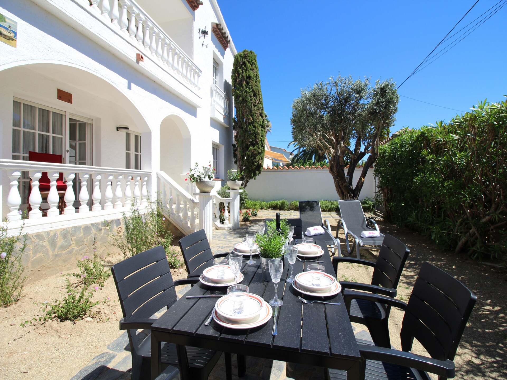 Vrijstaande villa aan de golfbaan in Empuriabrava, strand op 150 meter - foto 26