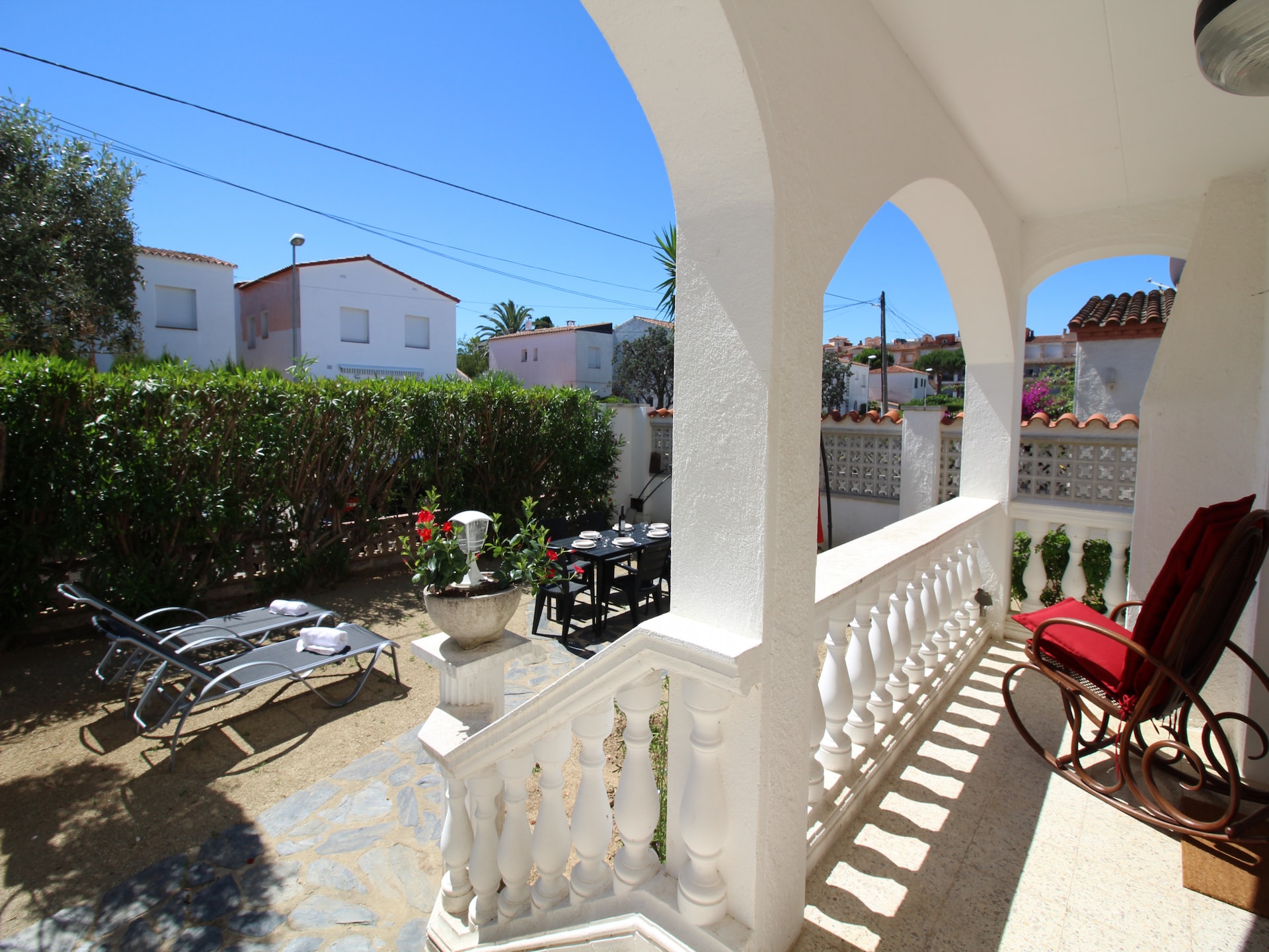 Vrijstaande villa aan de golfbaan in Empuriabrava, strand op 150 meter - foto 32