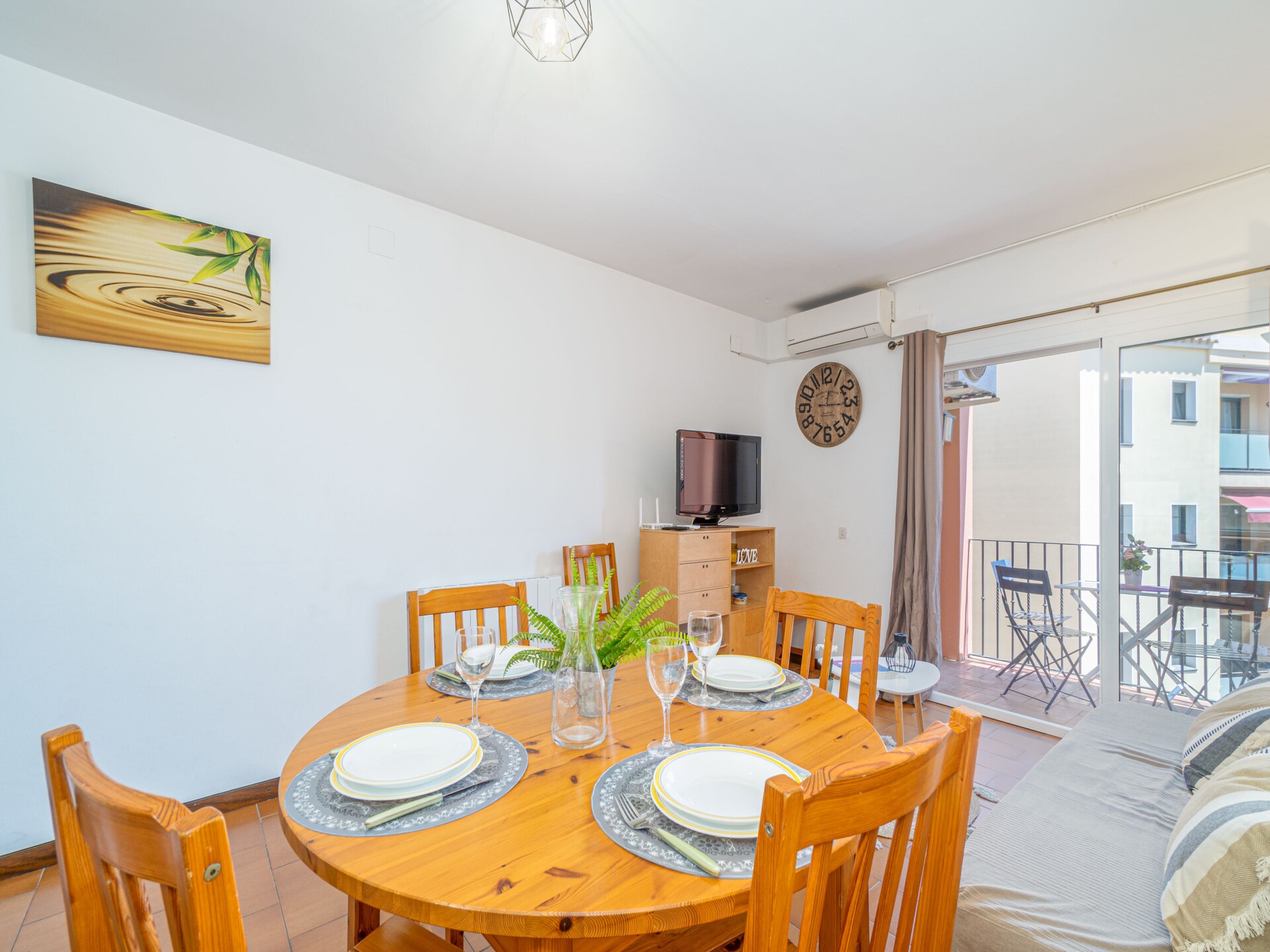 Licht appartement in Empuriabrava: 300m van strand, golf & zwembad - foto 9