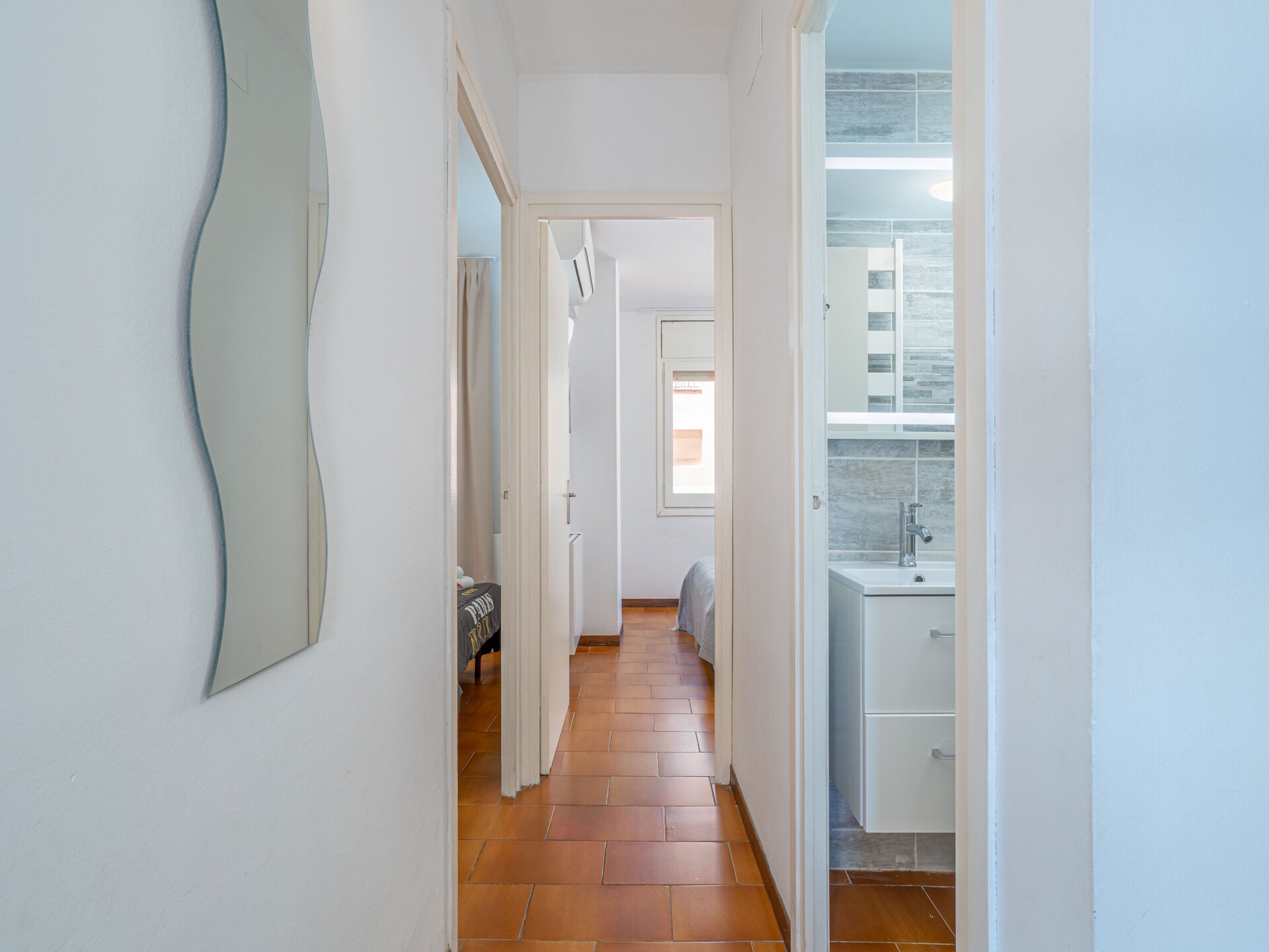 Licht appartement in Empuriabrava: 300m van strand, golf & zwembad - foto 17