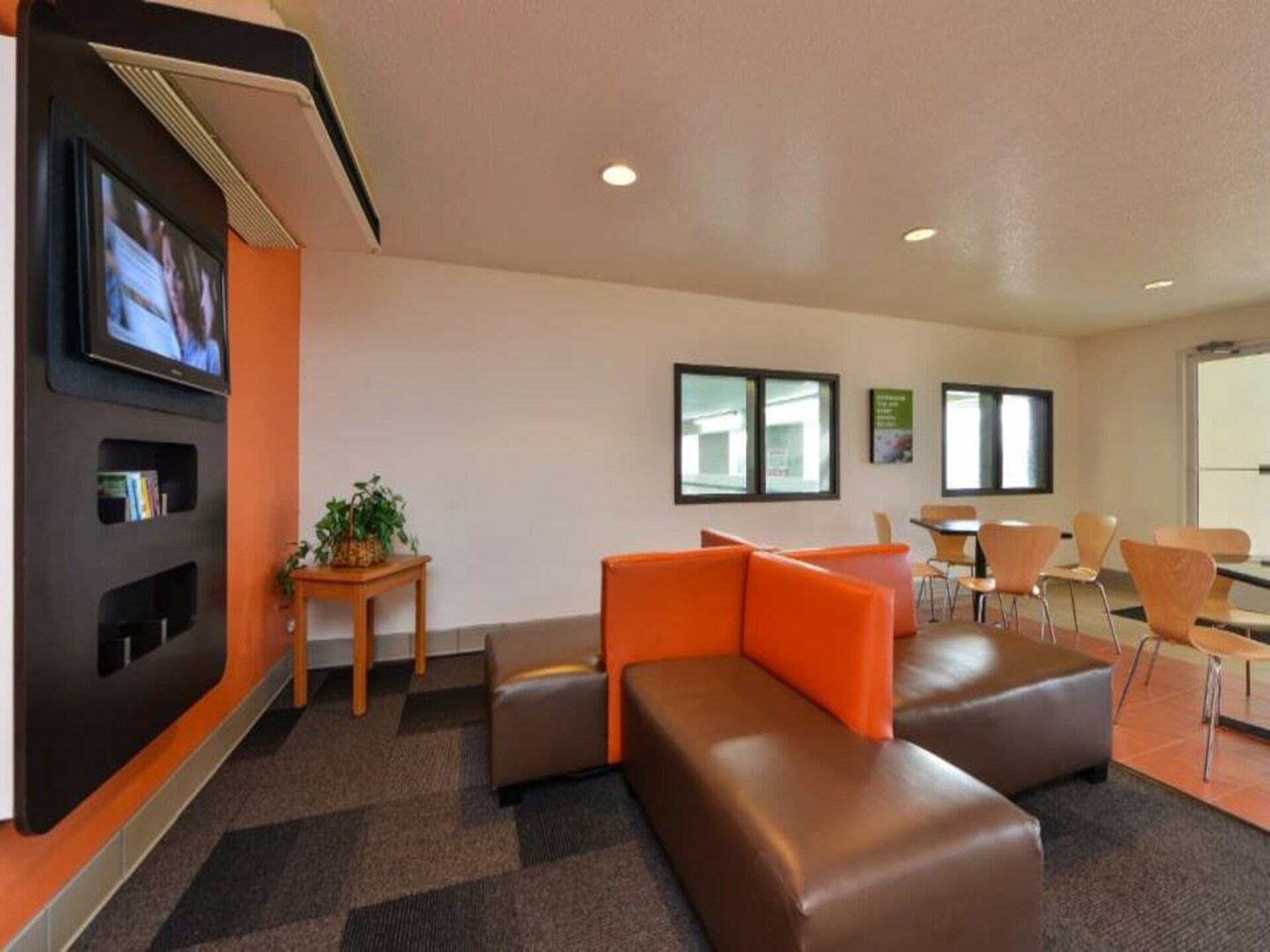 Knusse hotelkamer met queenbed in Meridian, Idaho – gratis WiFi - foto 32