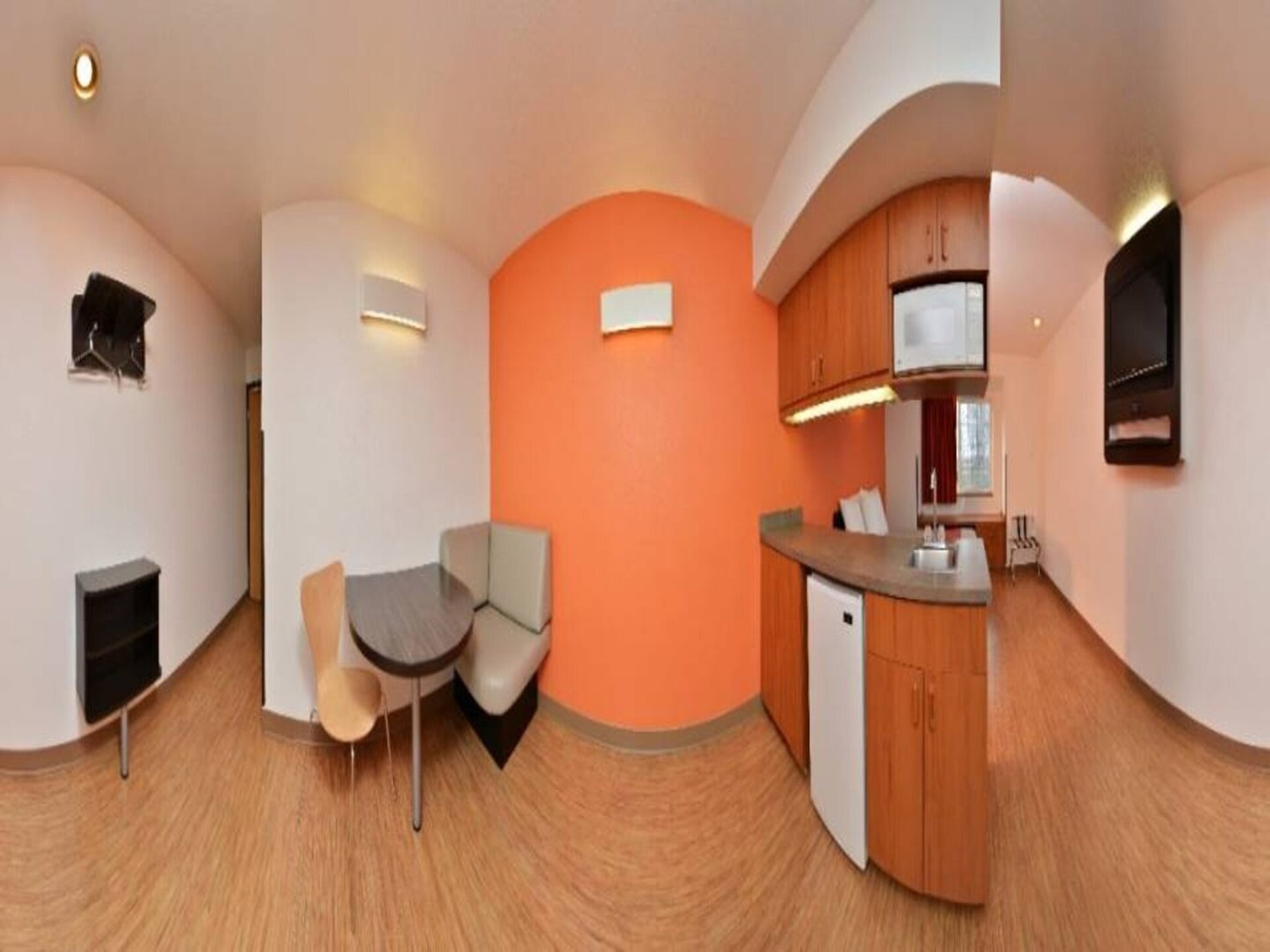 Knusse hotelkamer met queenbed in Meridian, Idaho – gratis WiFi - foto 28