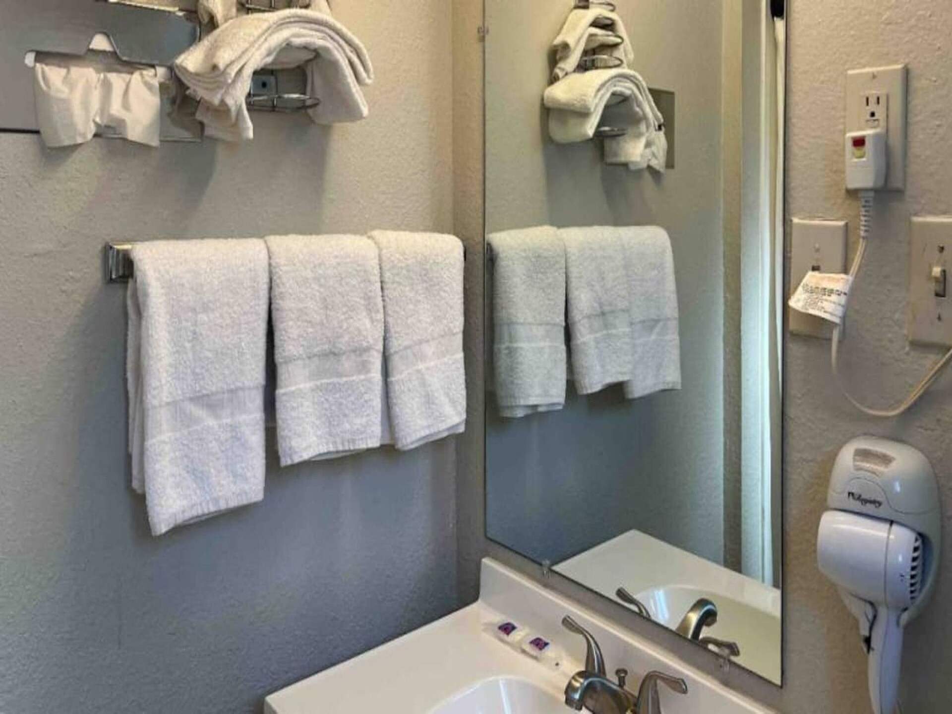 Compacte kamer met kitchenette in Artesia – Huisdiervriendelijk - foto 5