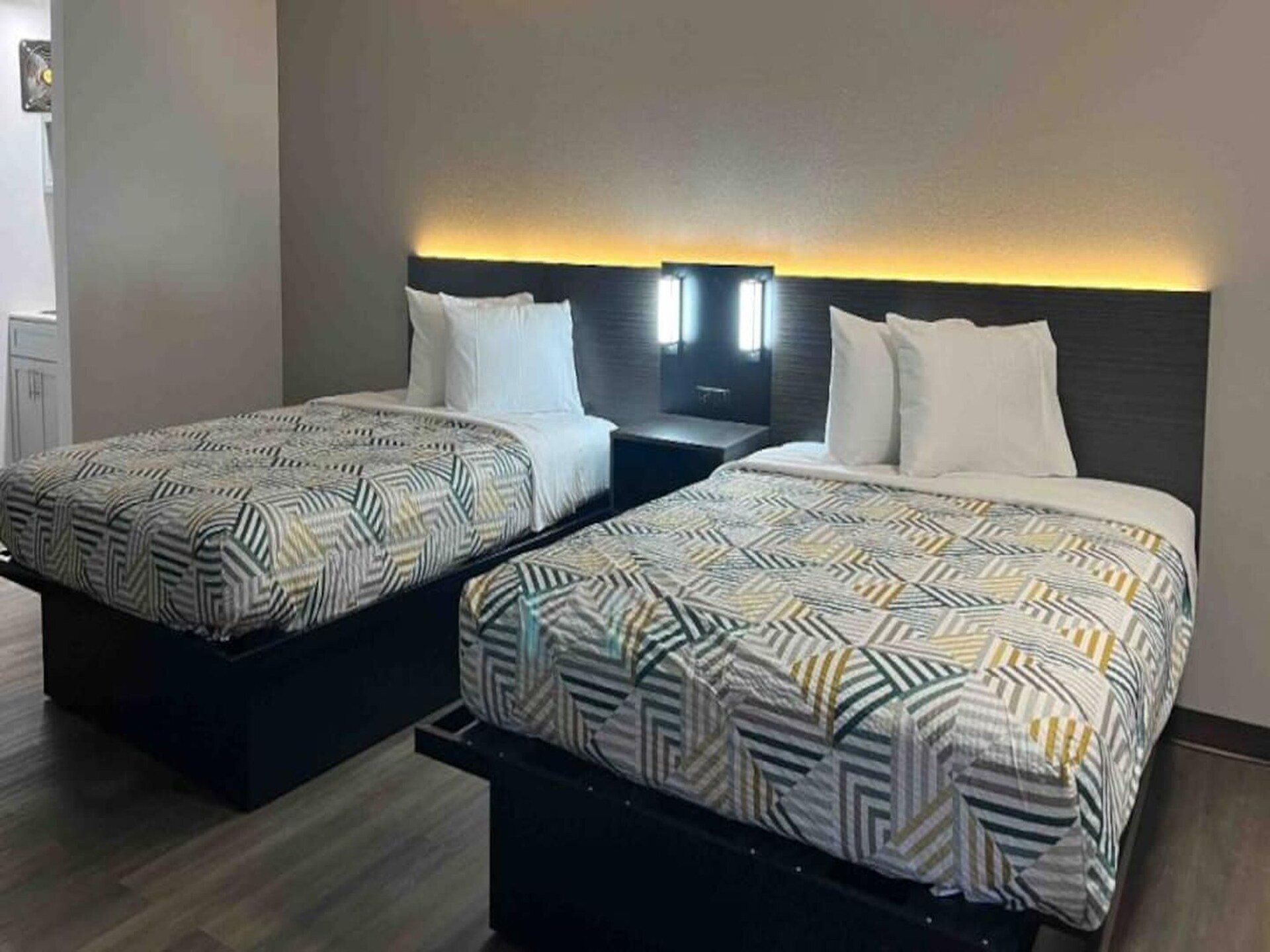 Compacte kamer met kitchenette in Artesia – Huisdiervriendelijk - foto 4