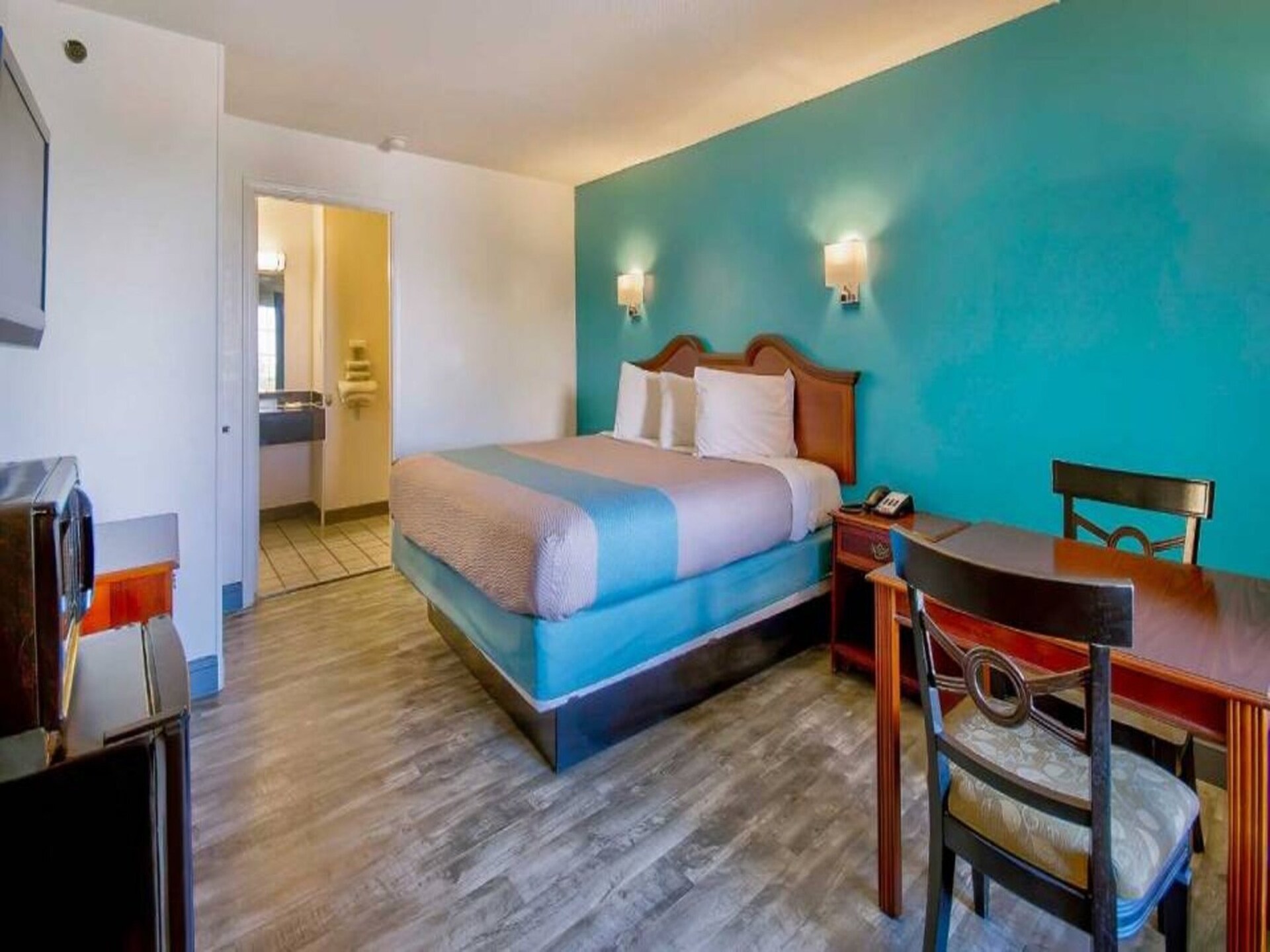 Knusse studio in Grand Rivers met koningsbed, dicht bij waterpark - foto 10