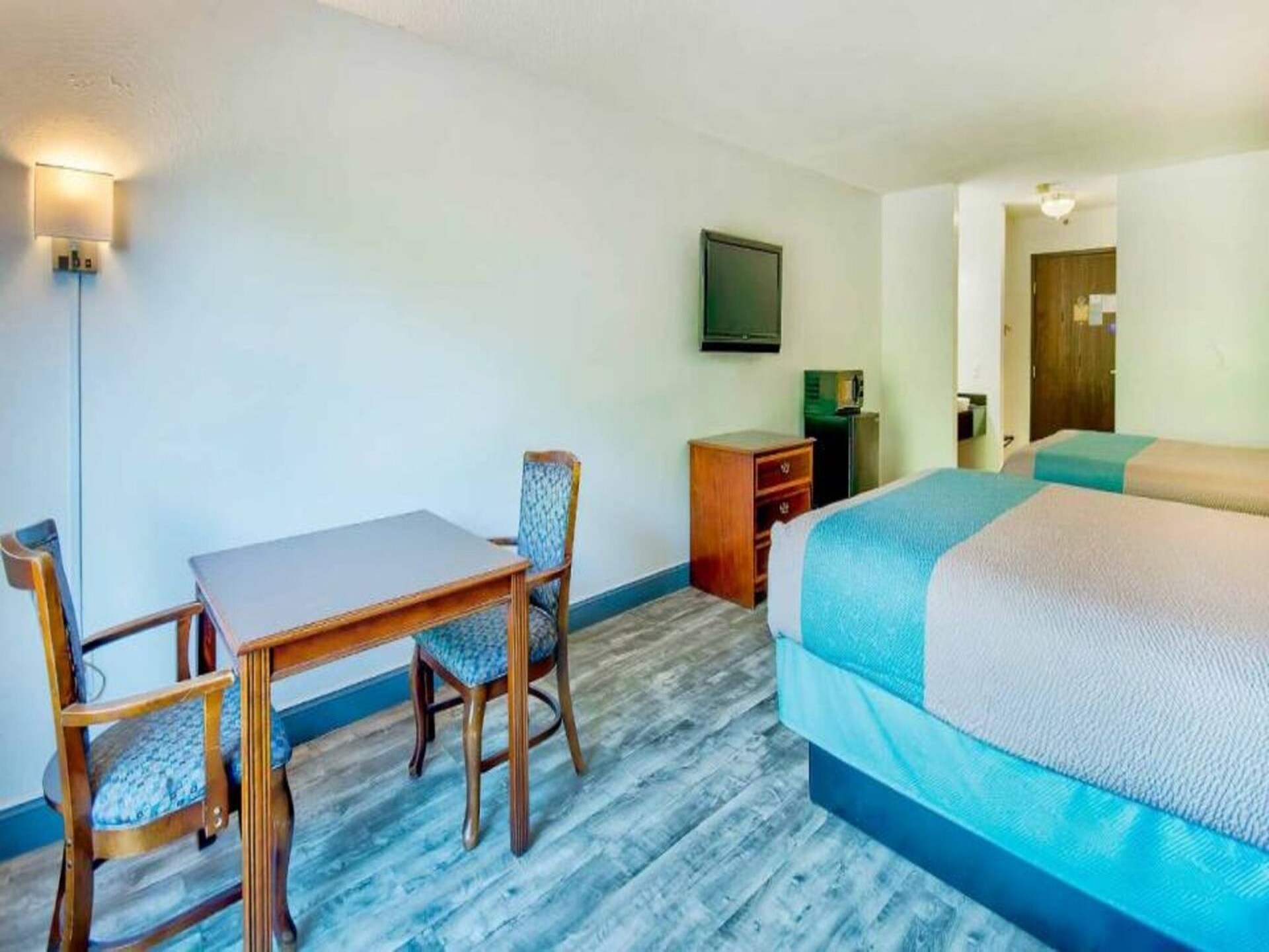 Knusse studio in Grand Rivers met koningsbed, dicht bij waterpark - foto 14