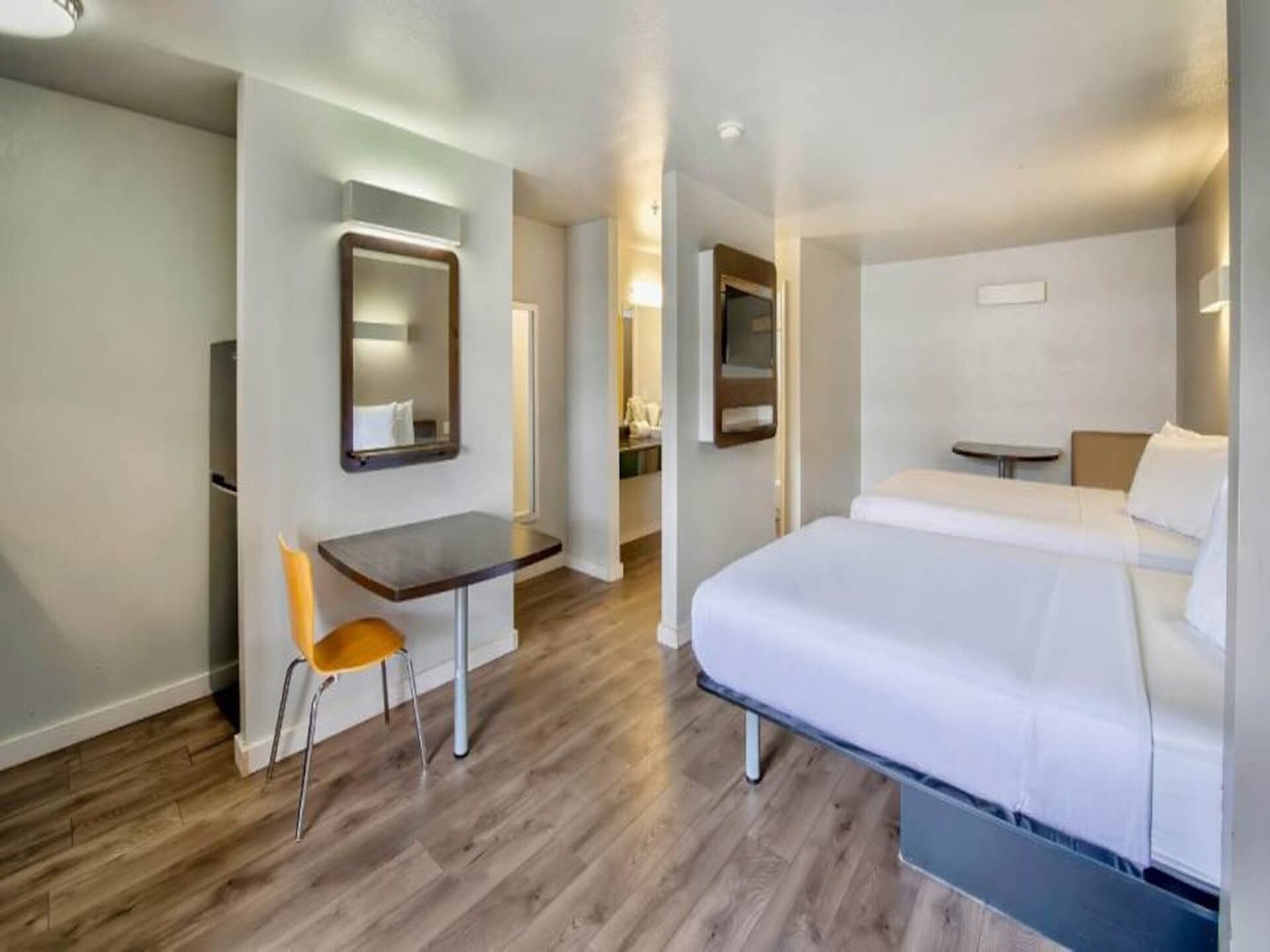 Knusse studio in San Antonio met airco en gratis WiFi - foto 19
