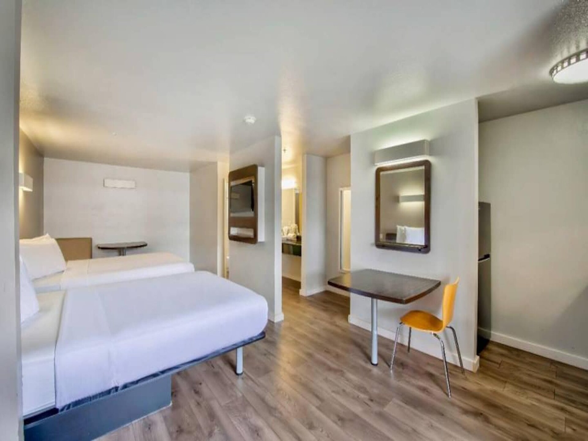 Knusse studio in San Antonio met airco en gratis WiFi - foto 21